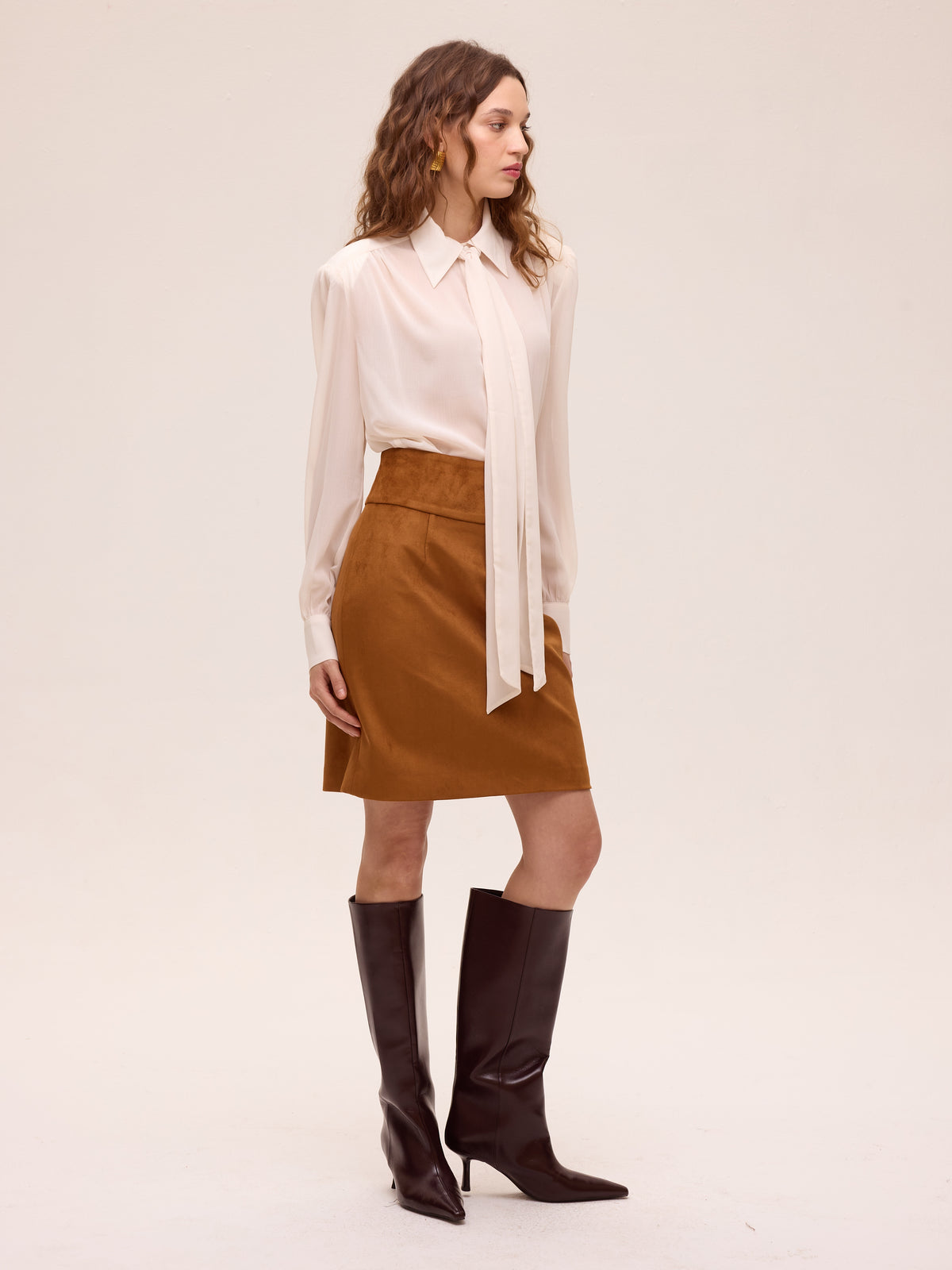 ALLURE WHITE - Camisa gasa textura color blanco, descubre los conjuntos de invitada de la colección FW26 de MIOH