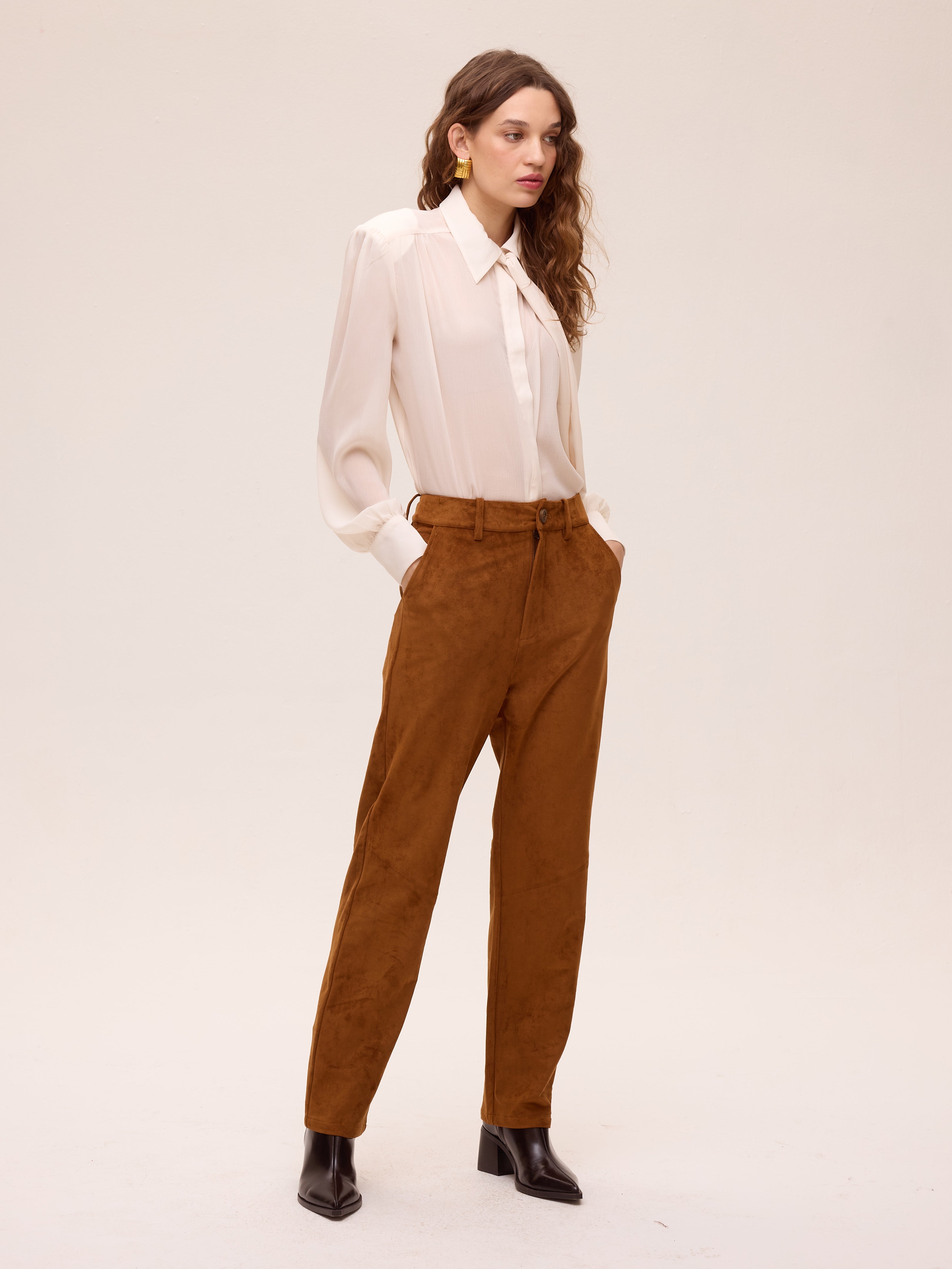 ALLURE WHITE - Camisa gasa textura color blanco, una alternativa al vestido de invitada de boda, con el sello de MIOH