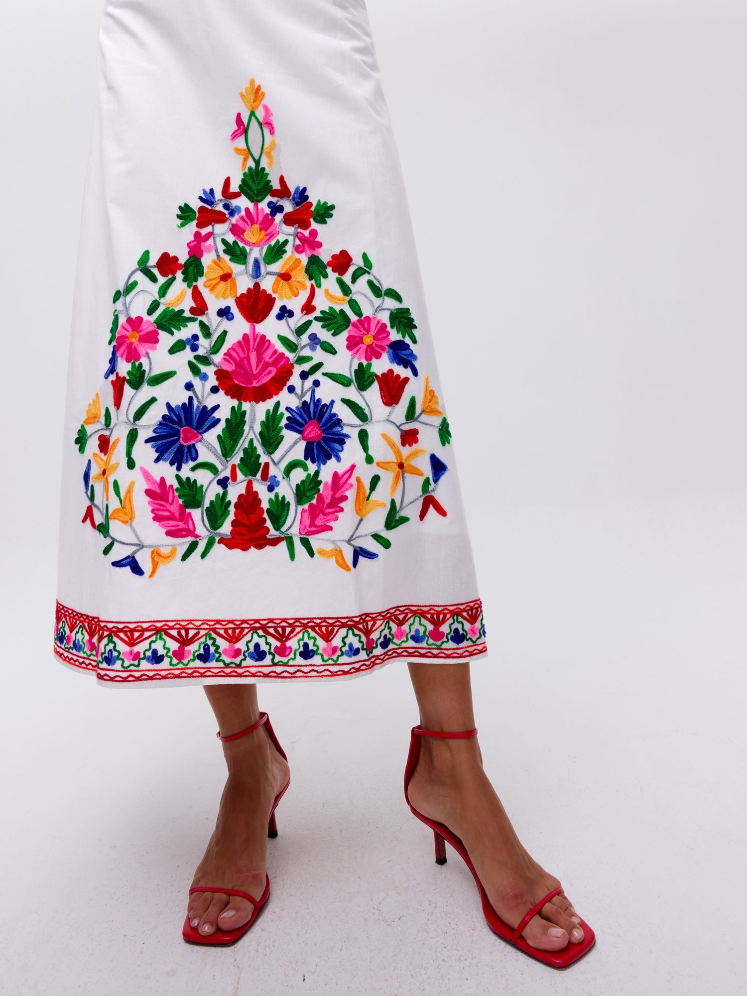 MIOH | CACAO TOP WHITE - Crop top bordado blanco para invitada de boda