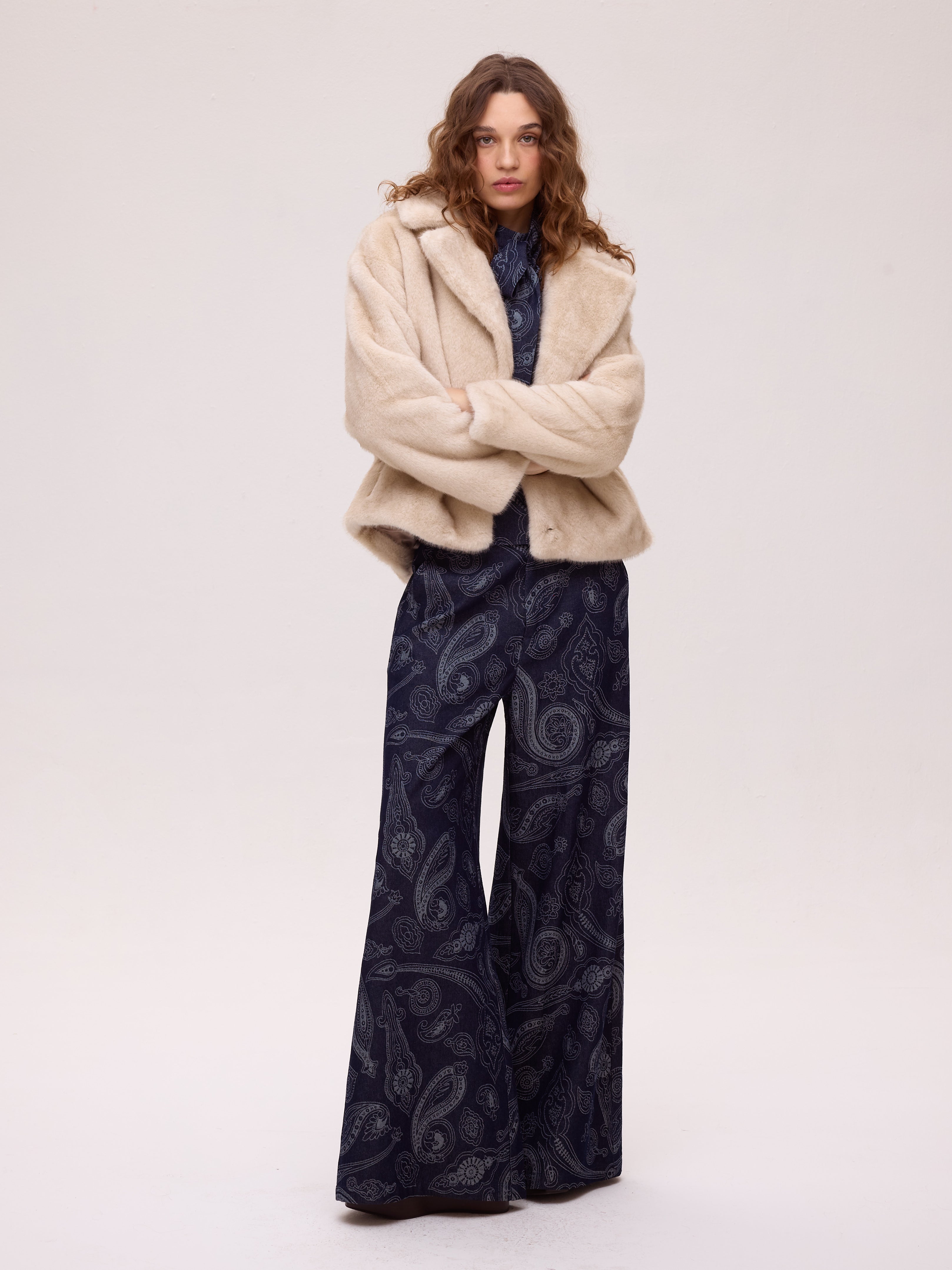 EARTH DENIM PANT - Pantalón vaquero wide leg, una alternativa al vestido de invitada de boda, con el sello de MIOH