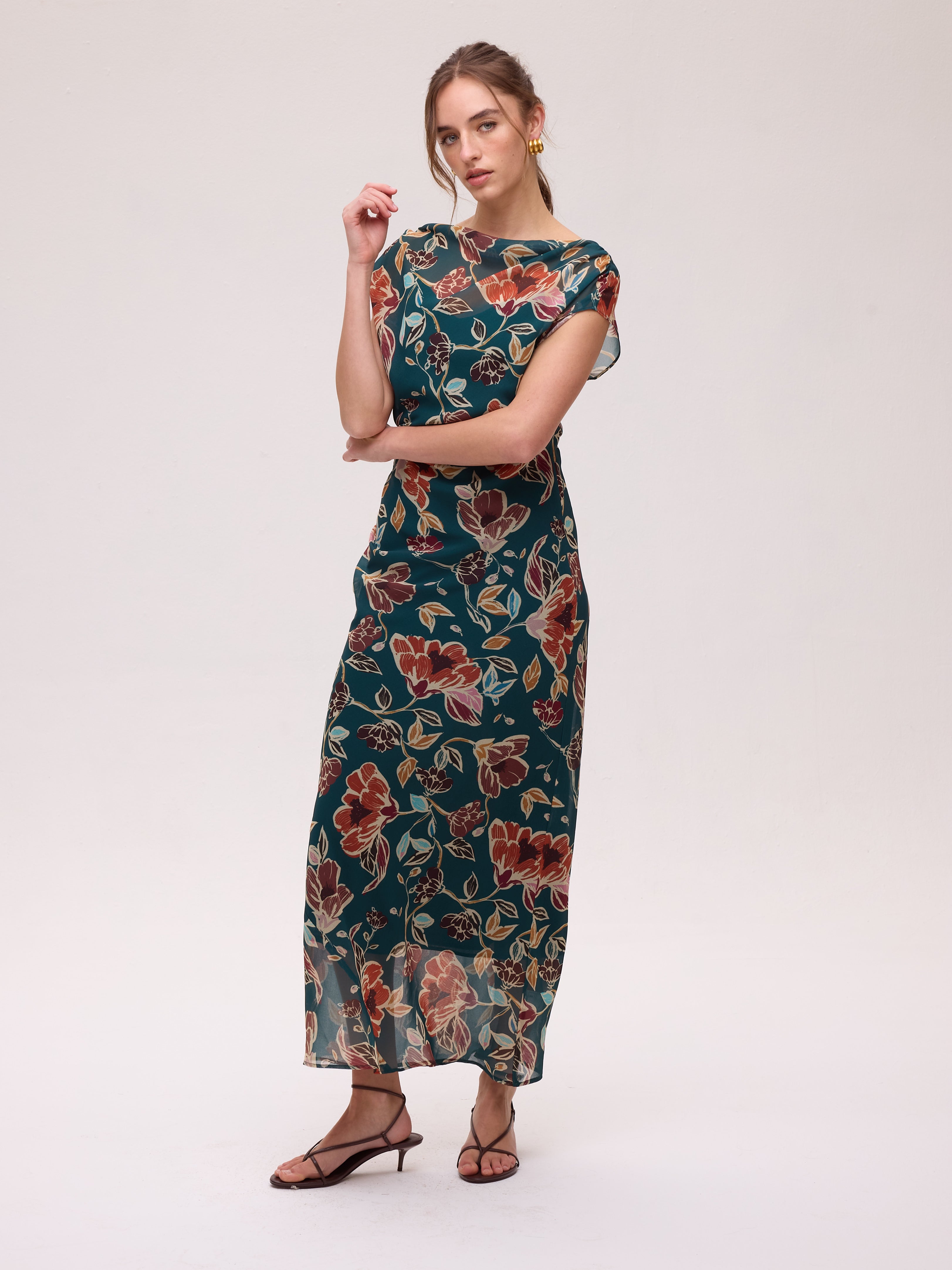 ETOILE FLOWERS - Vestido largo gasa estampado flores, vestido de invitada de boda de la colección otoño invierno de MIOH, diseñado en España