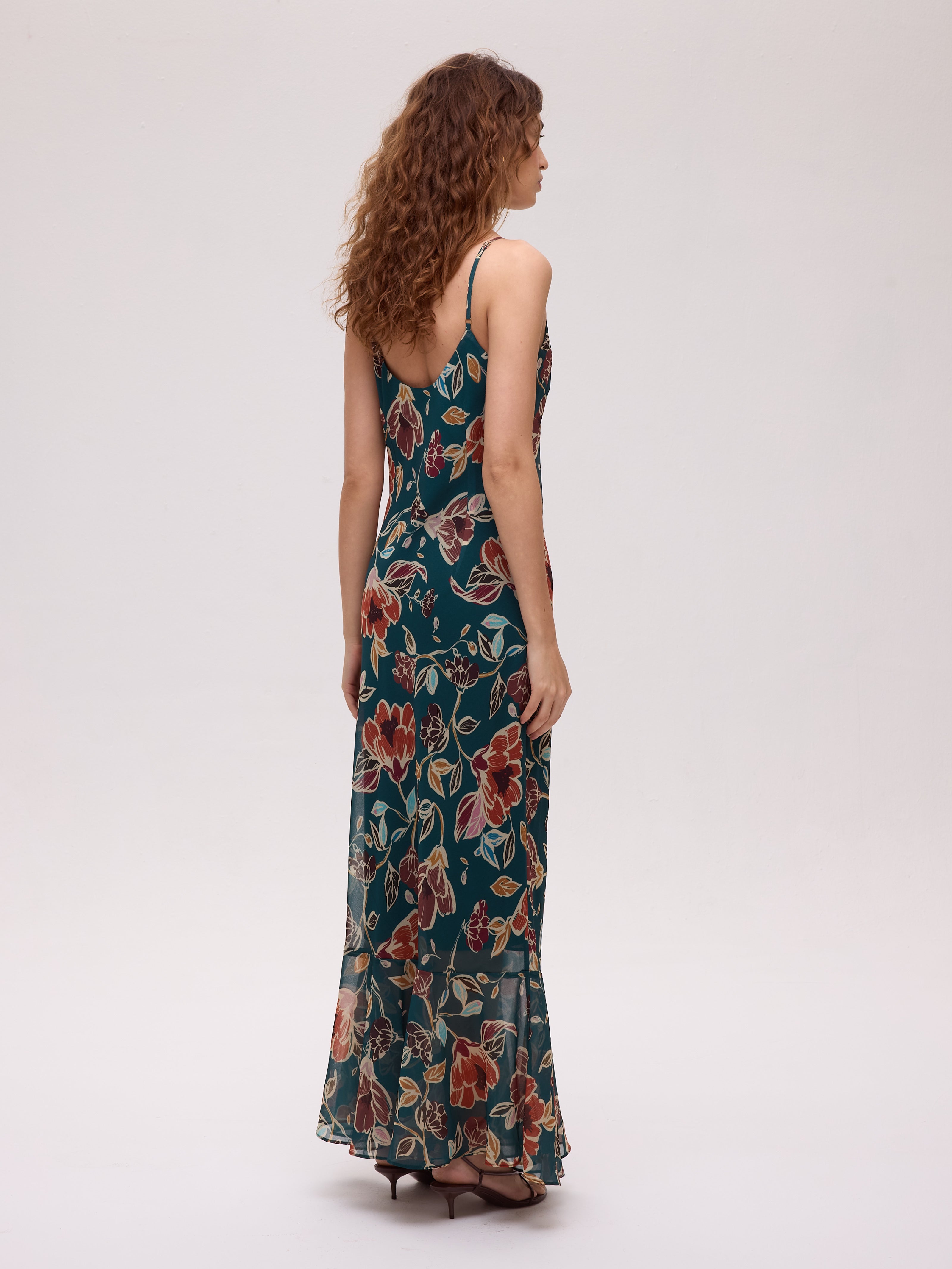 GRAZIA FLOWERS - Vestido y top de gasa estampado floral tirantes, descubre por qué MIOH es la marca española de vestidos de fiesta e invitada más de moda en 2026