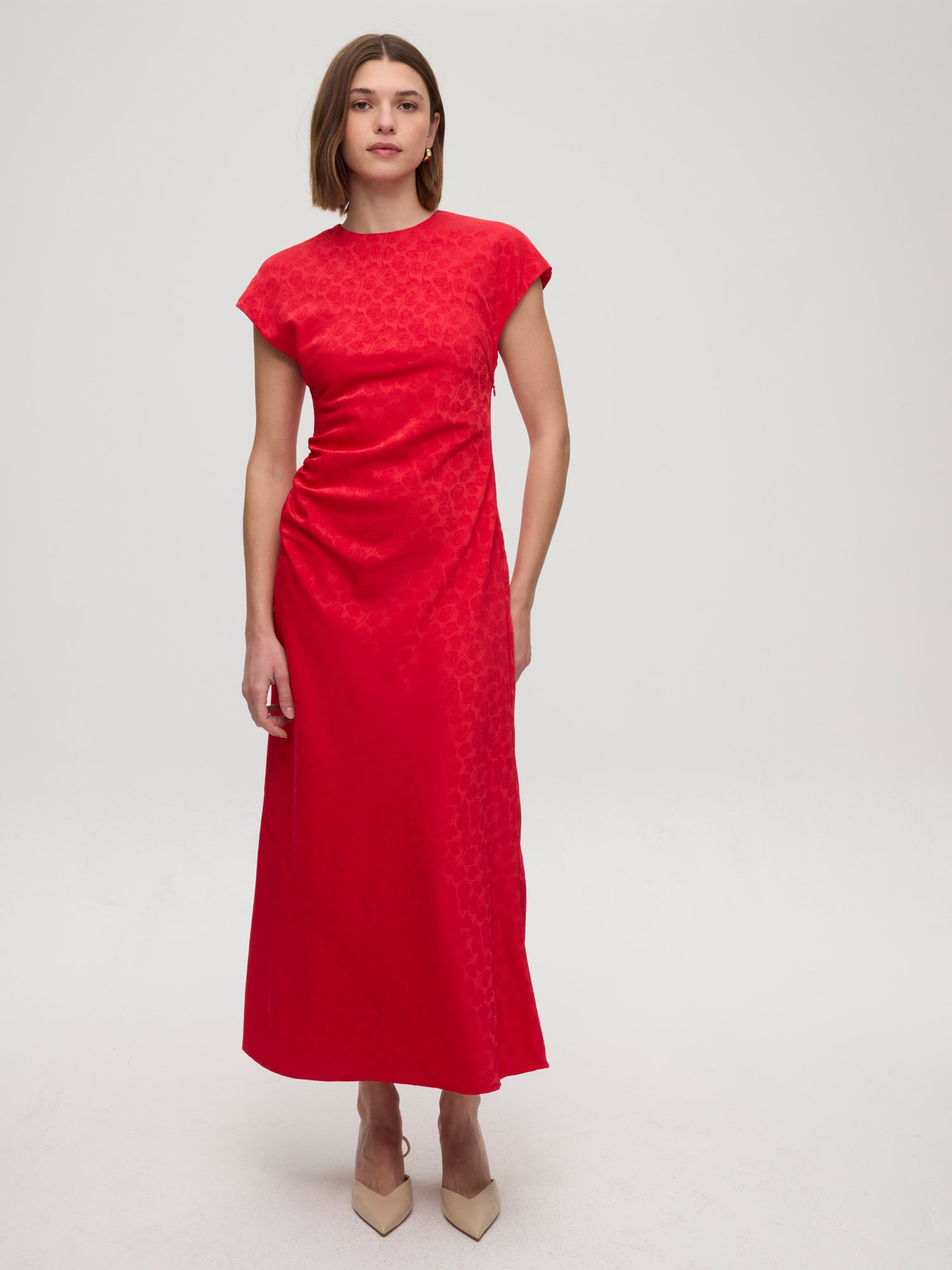 mioh | KEOPS RED - Vestido manga corta JCQRD flores rojo. Vestidos de fiesta para invitadas de boda perfectas. Marca española de moda