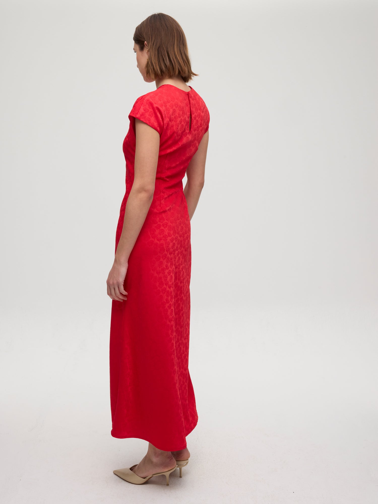 mioh | KEOPS RED - Vestido manga corta JCQRD flores rojo. Vestidos de fiesta para invitadas de boda perfectas. Marca española de moda