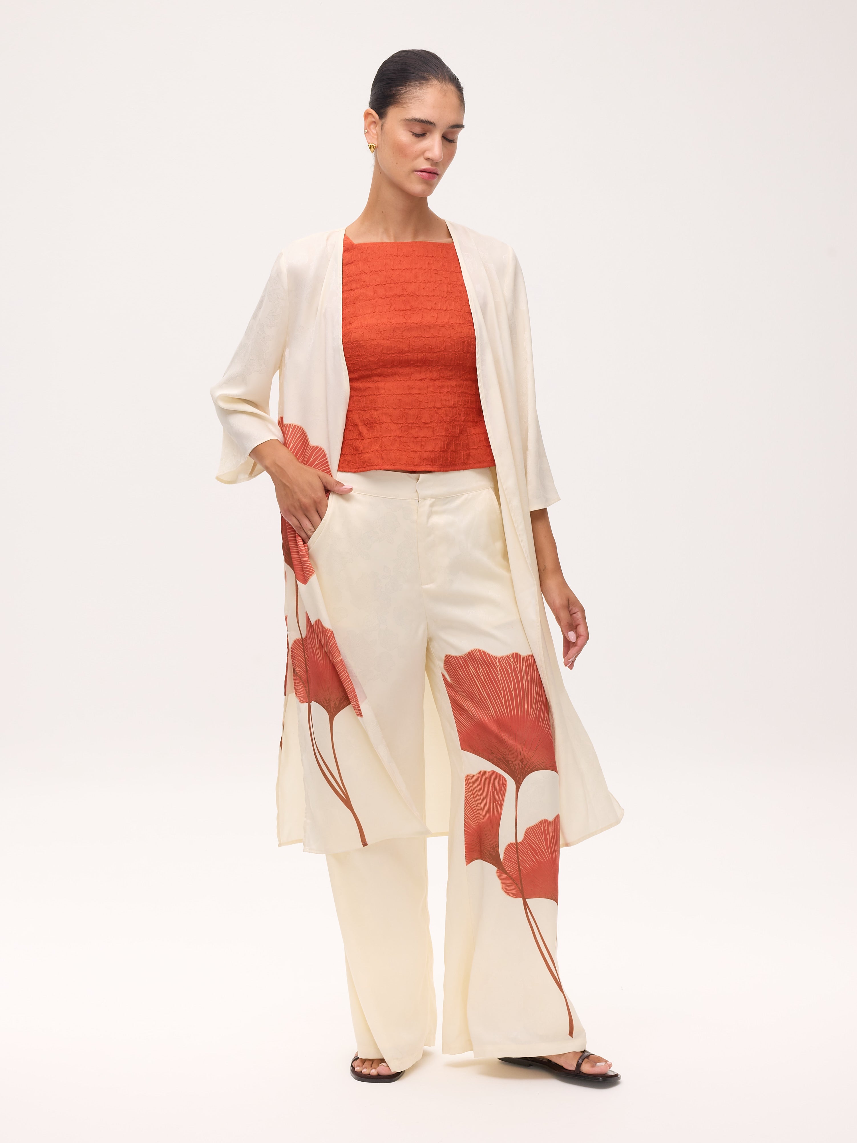 LEAR KAFTAN - Kaftán jacquard estampado Ginko, para invitadas de boda, fiesta y eventos de primvera y verano. MIOH es la marca que eligen las influencers de España para sus eventos, como bodas y fiestas