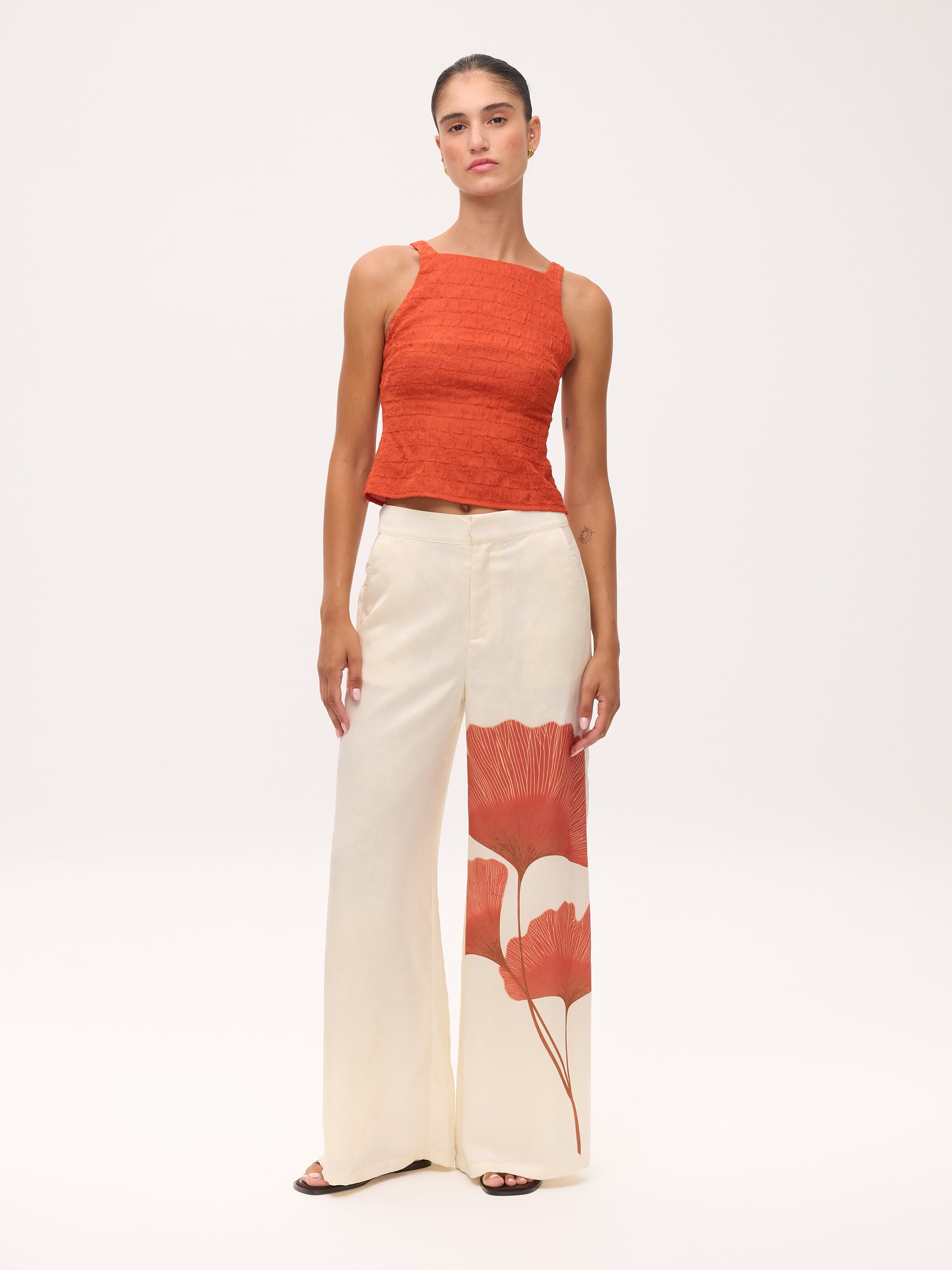 LEAR TOP - Top tirantes textura naranja, para invitadas de boda, fiesta y eventos de primvera y verano. MIOH es la marca española de vestidos de fiesta mas de moda, preferida por influencers y famosas de España