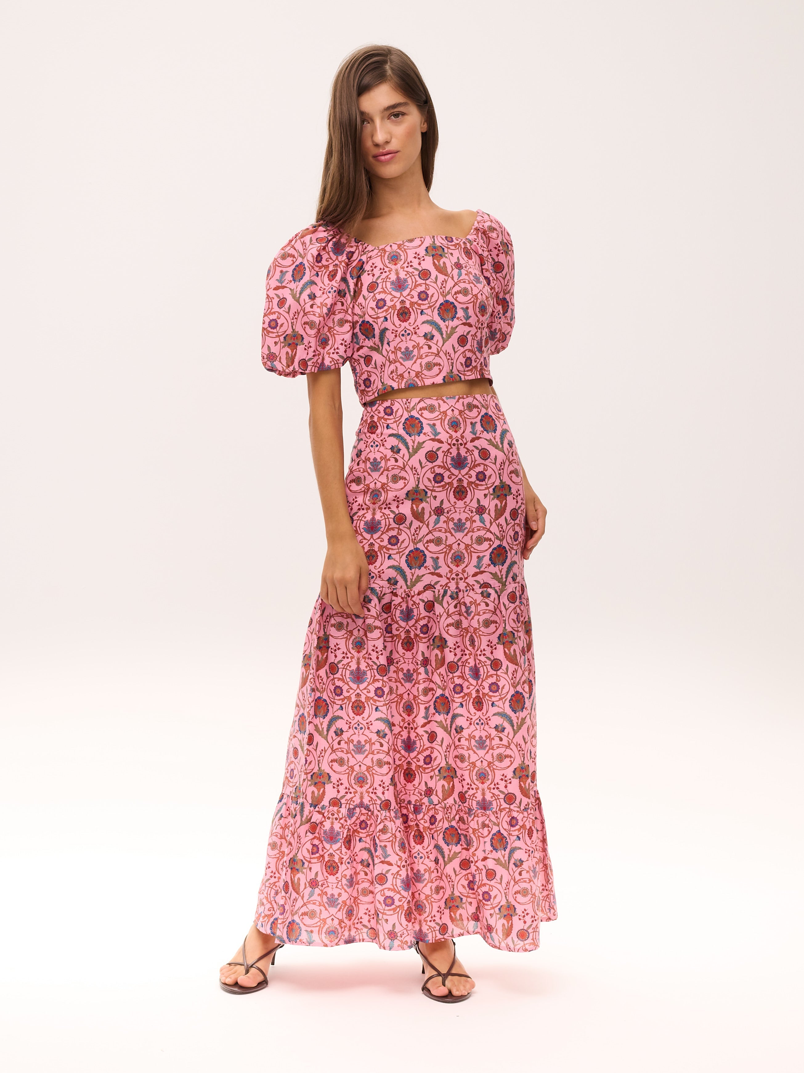 MARGARET PINK - Conjunto boho floral rosa, para invitadas de boda, fiesta y eventos de primvera y verano. MIOH es la marca española de vestidos de fiesta para invitadas de boda más de moda en España