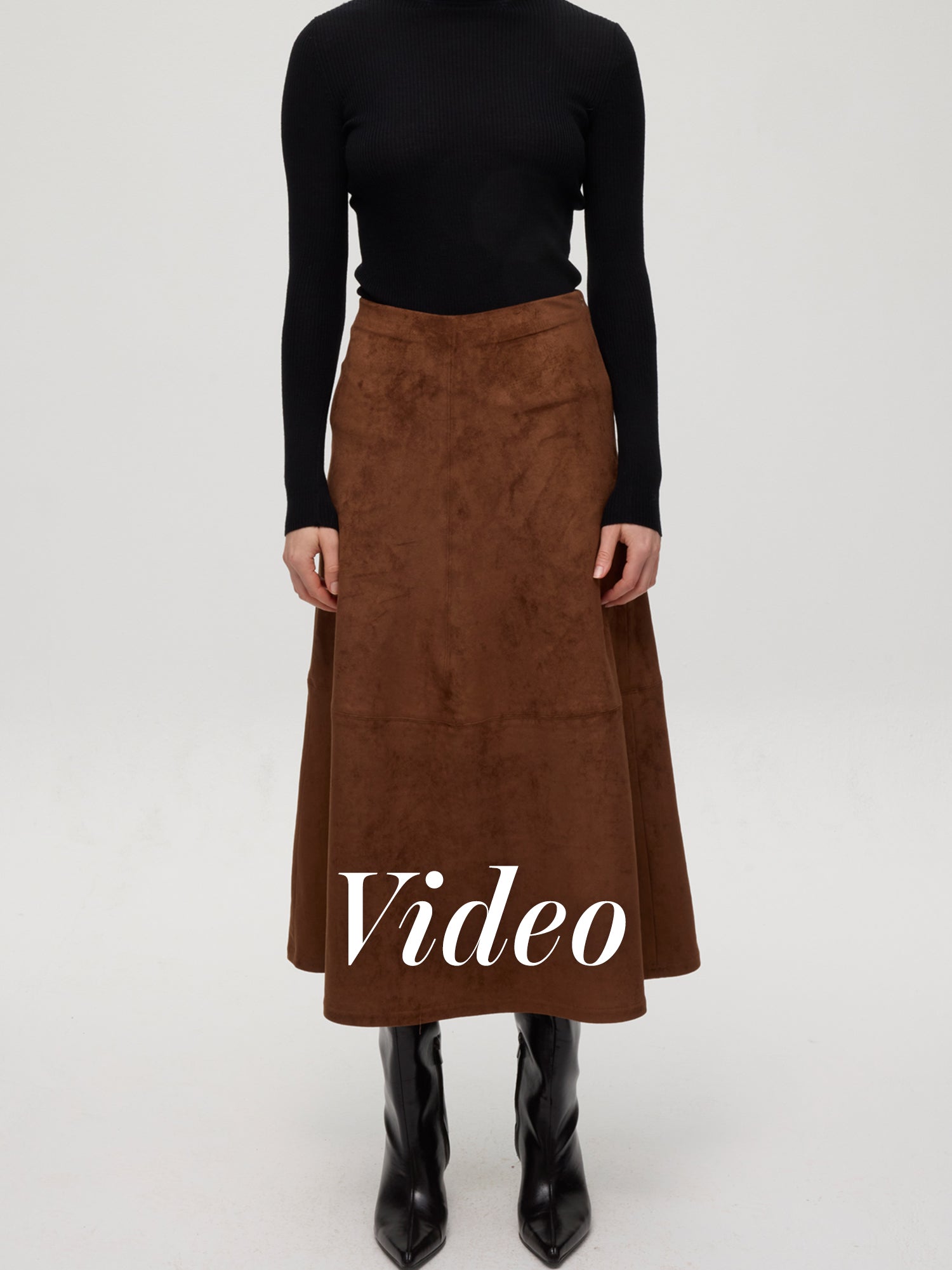 mioh | HEARST SUEDE - Falda midi efecto ante. Vestidos de fiesta para invitadas de boda perfectas. Marca española de moda