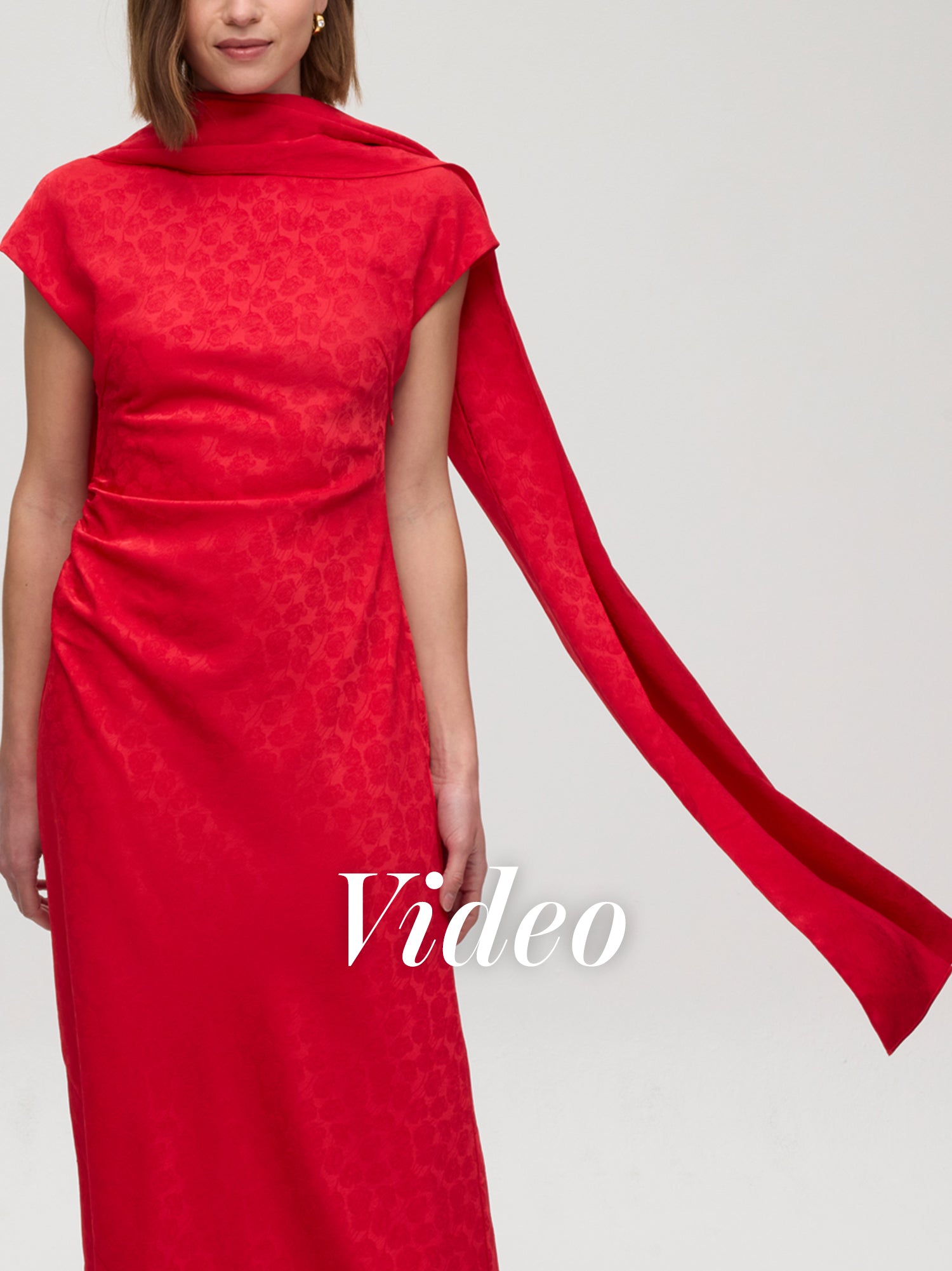 mioh | KEOPS RED + CAIRO RED - Vestido y capa rojos para invitada de boda y fiesta
