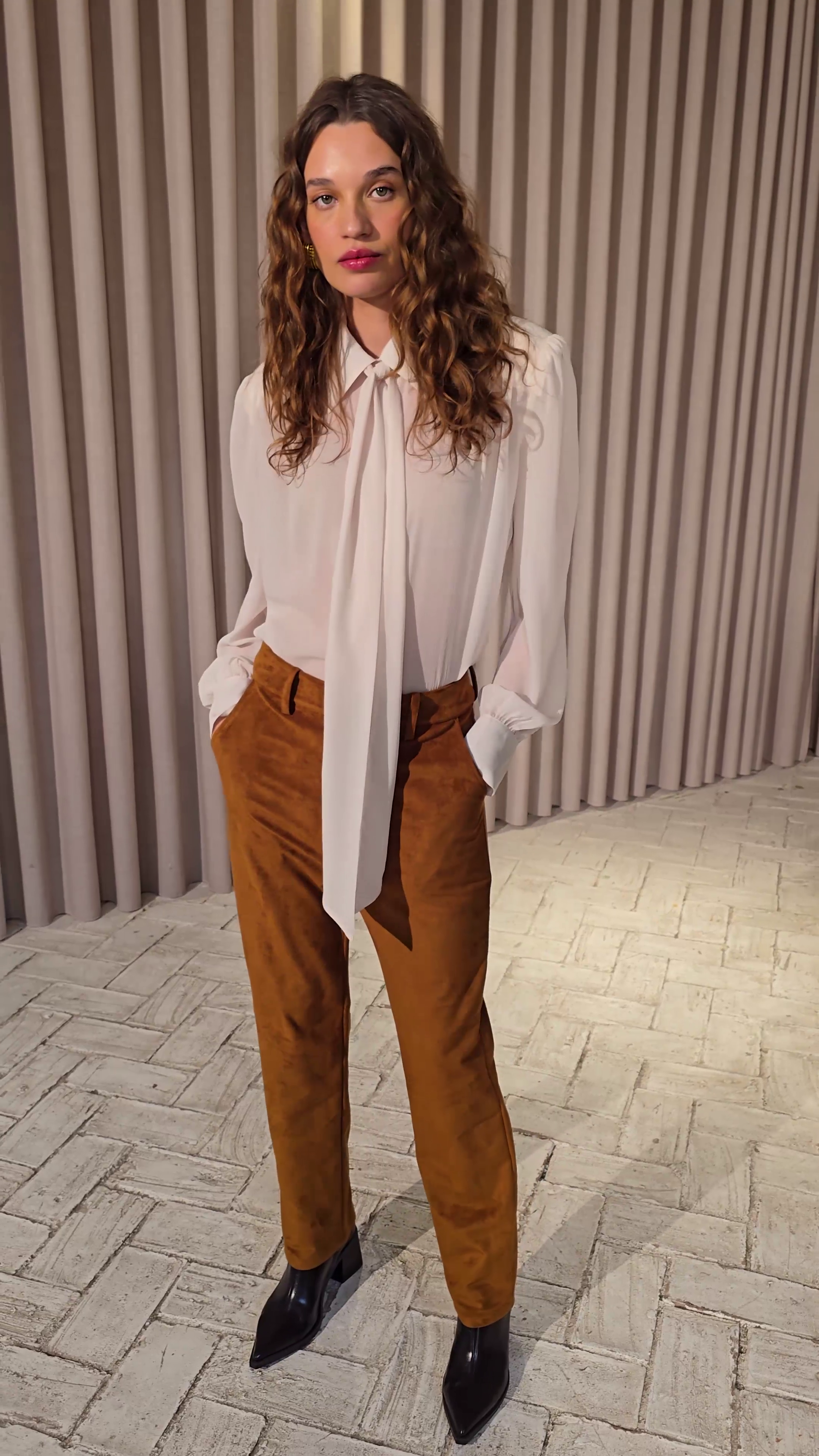MIOH - NIMBUS BRIGHT PANT - Pantalón ante 5 bolsillos costuras