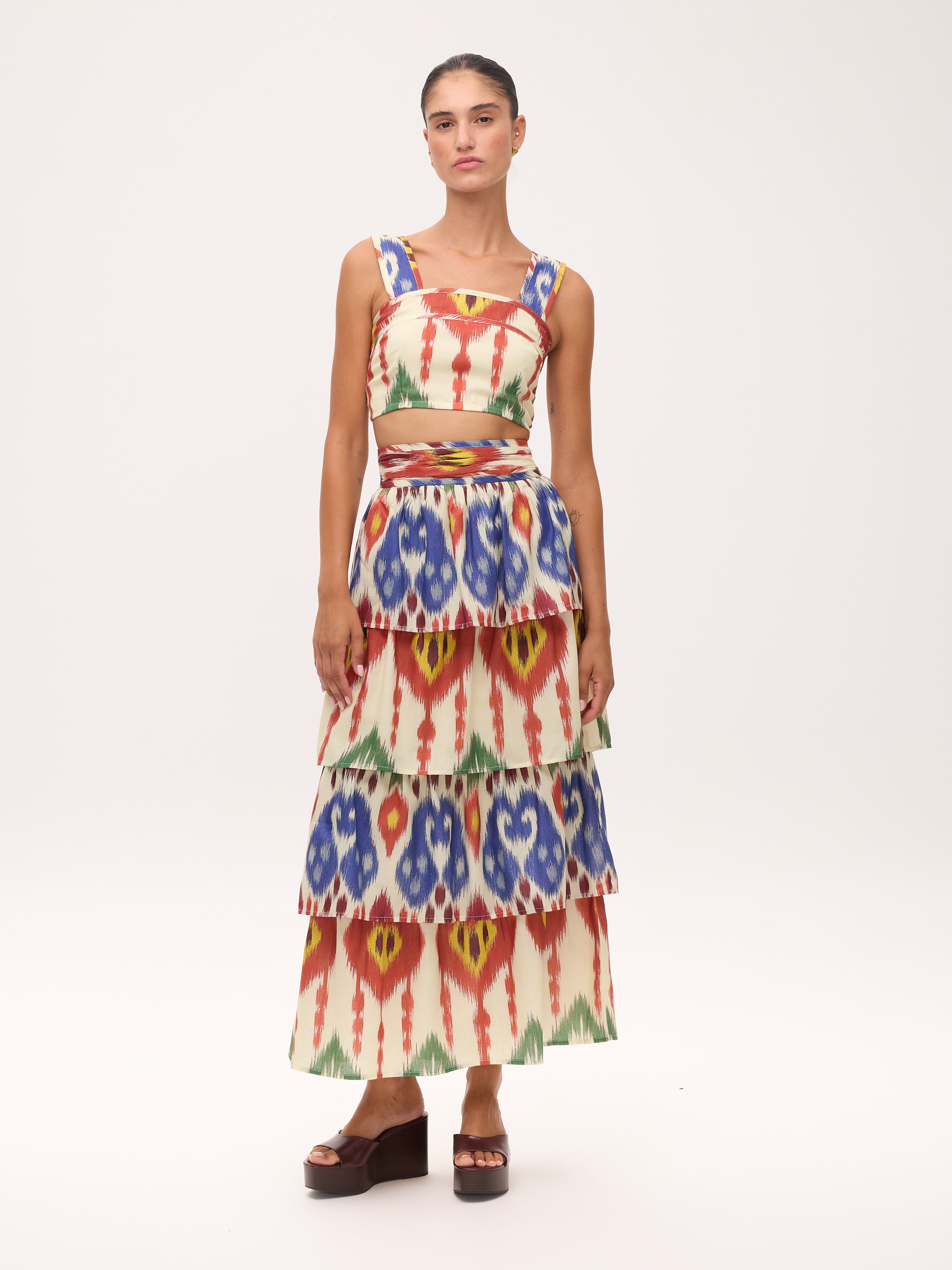 TITANIA IKAT - Conjunto Ikat multicolor, perfecto para invitadas de boda y fiesta spring summer. MIOH es la marca que eligen las influencers de España para sus eventos, como bodas y fiestas