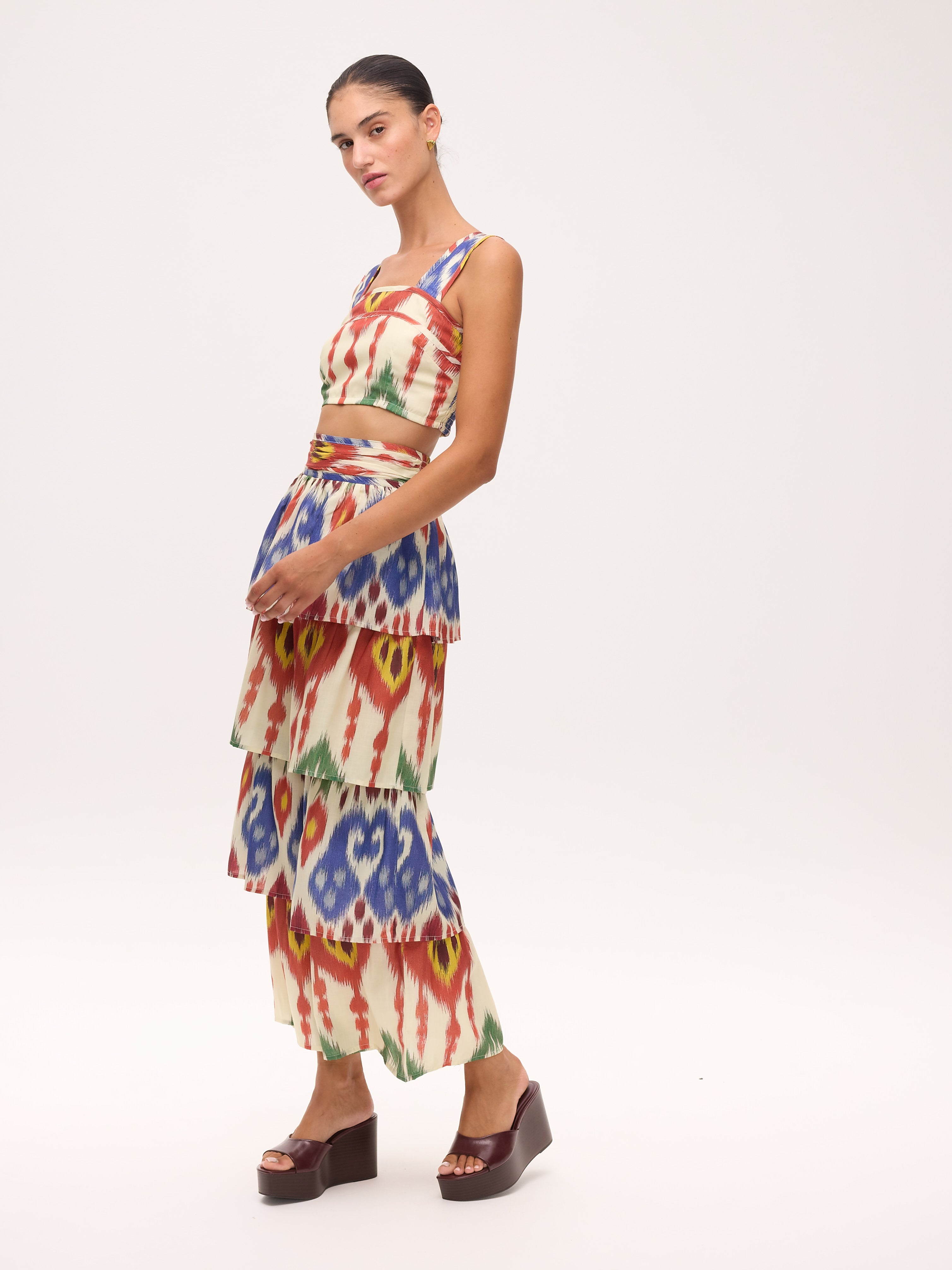 TITANIA IKAT - Conjunto Ikat multicolor, perfecto para invitadas de boda y fiesta spring summer. MIOH es la marca que eligen las influencers de España para sus eventos, como bodas y fiestas