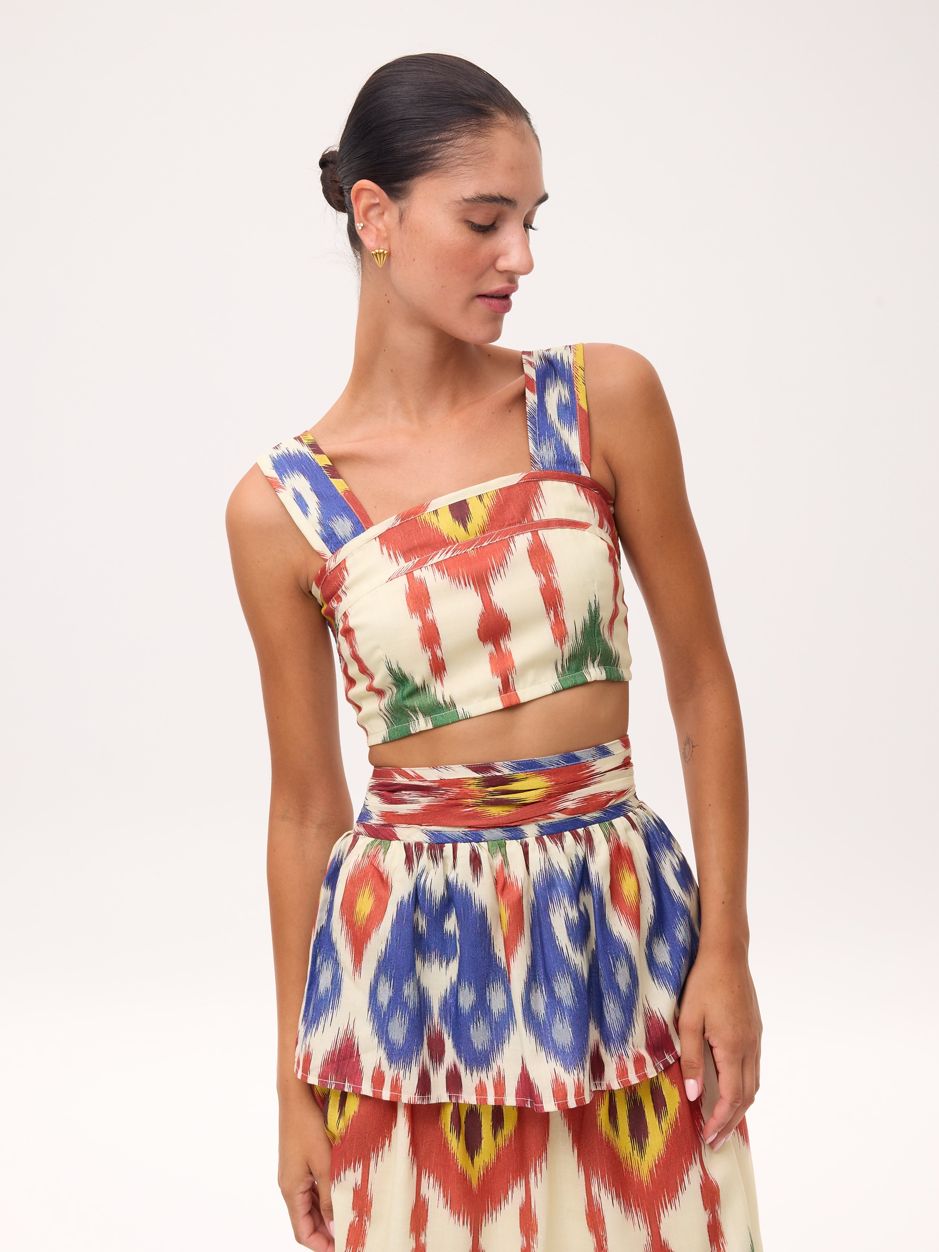 TITANIA IKAT - Conjunto Ikat multicolor, perfecto para invitadas de boda y fiesta spring summer. MIOH es la marca que eligen las influencers de España para sus eventos, como bodas y fiestas
