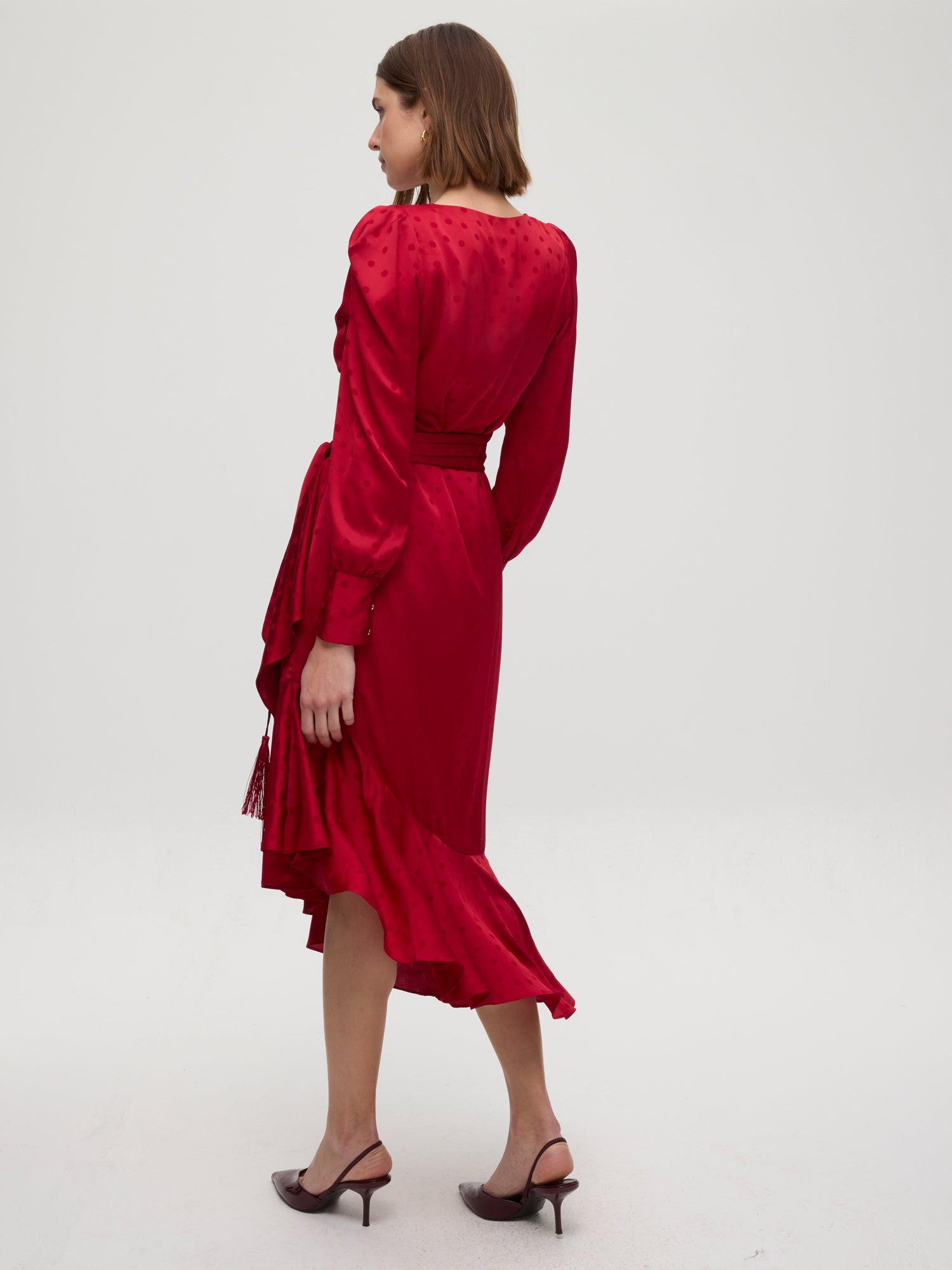 mioh | VALLEY RED - Vestido envolvente de JCQRD lunares r. Vestidos de fiesta para invitadas de boda perfectas. Marca española de moda