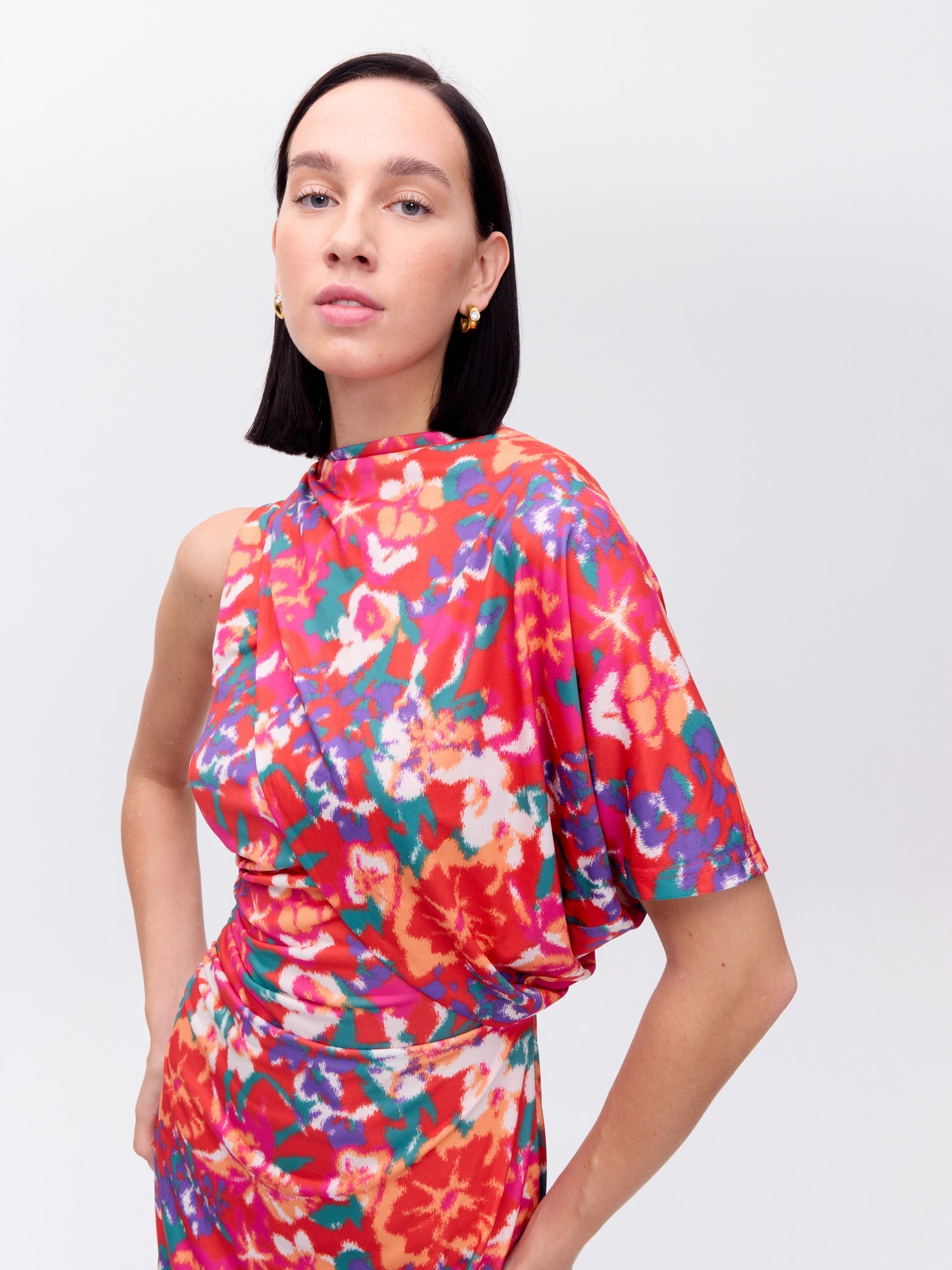 MIOH | VIBRANT FLOWERS - Vestido drapeado manga desmontable flower print para invitada de boda