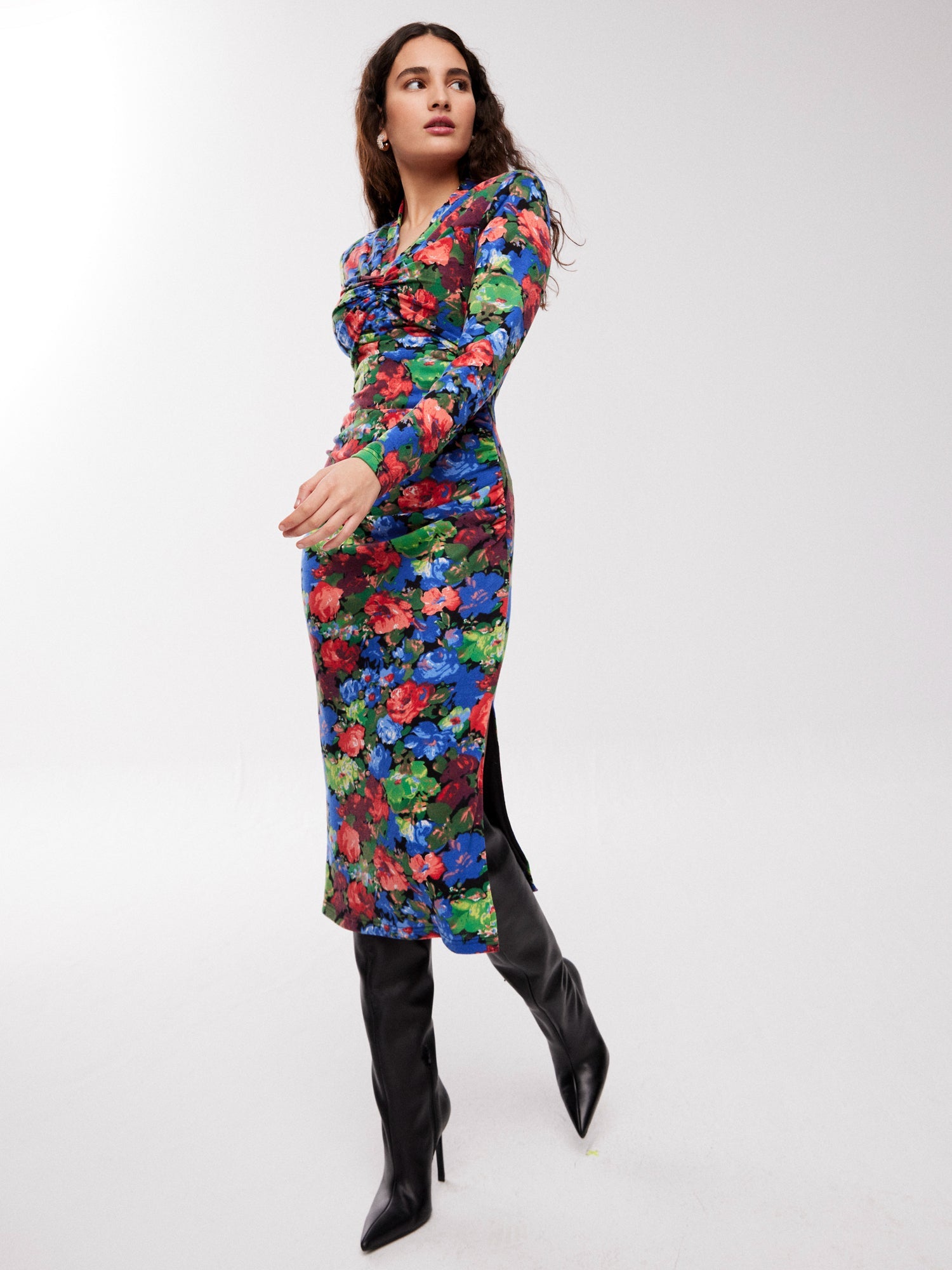 mioh | MARLON FLOWERS - Vestido midi largo para invitada boda, fiesta y diario. Pura tendencia vogue FW23. MIOH marca española moda famosas instagramers