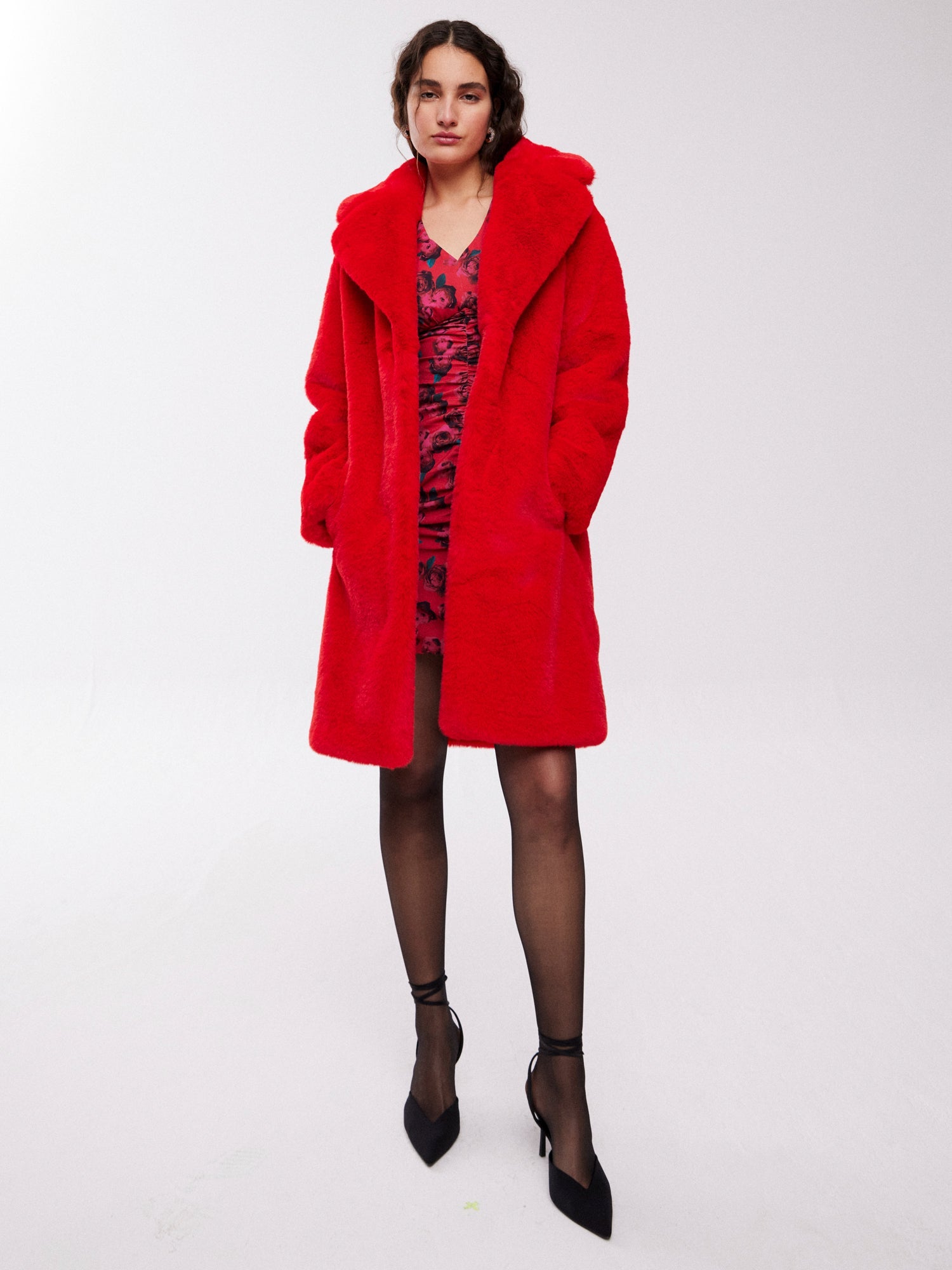 mioh | MCQUEEN - Vestido corto invitada, fiesta y diario. Pura tendencia vogue FW23. MIOH marca española moda famosas instagramers