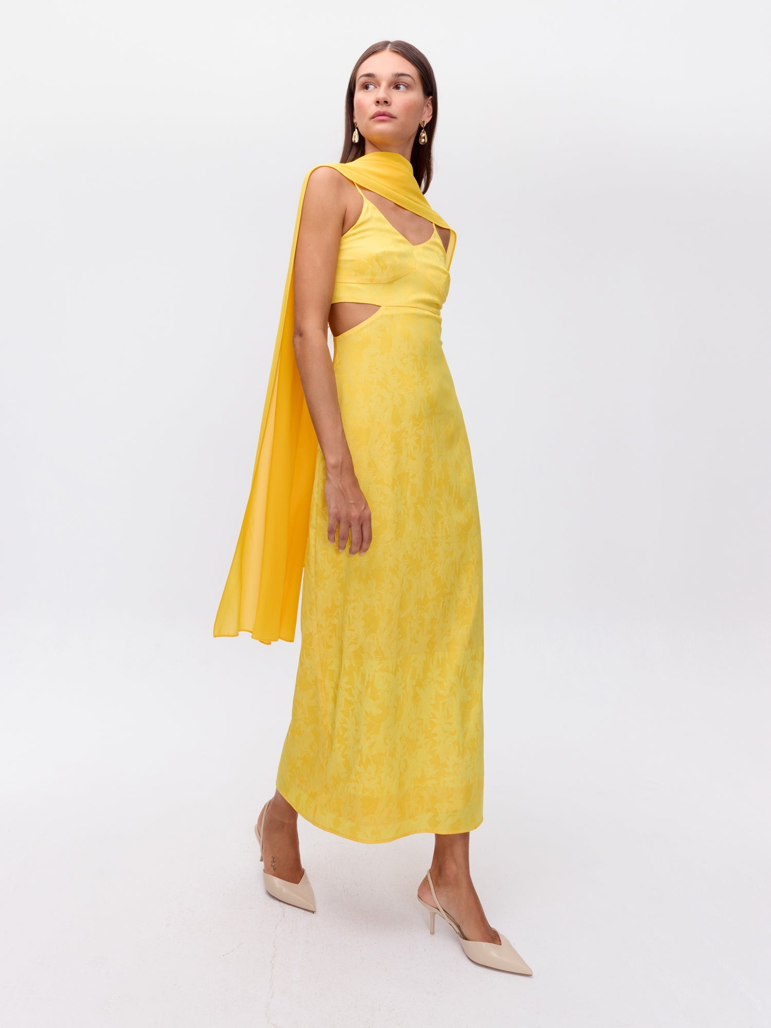 MIOH | CAPE YELLOW - Capa fular amarilla para invitada de boda