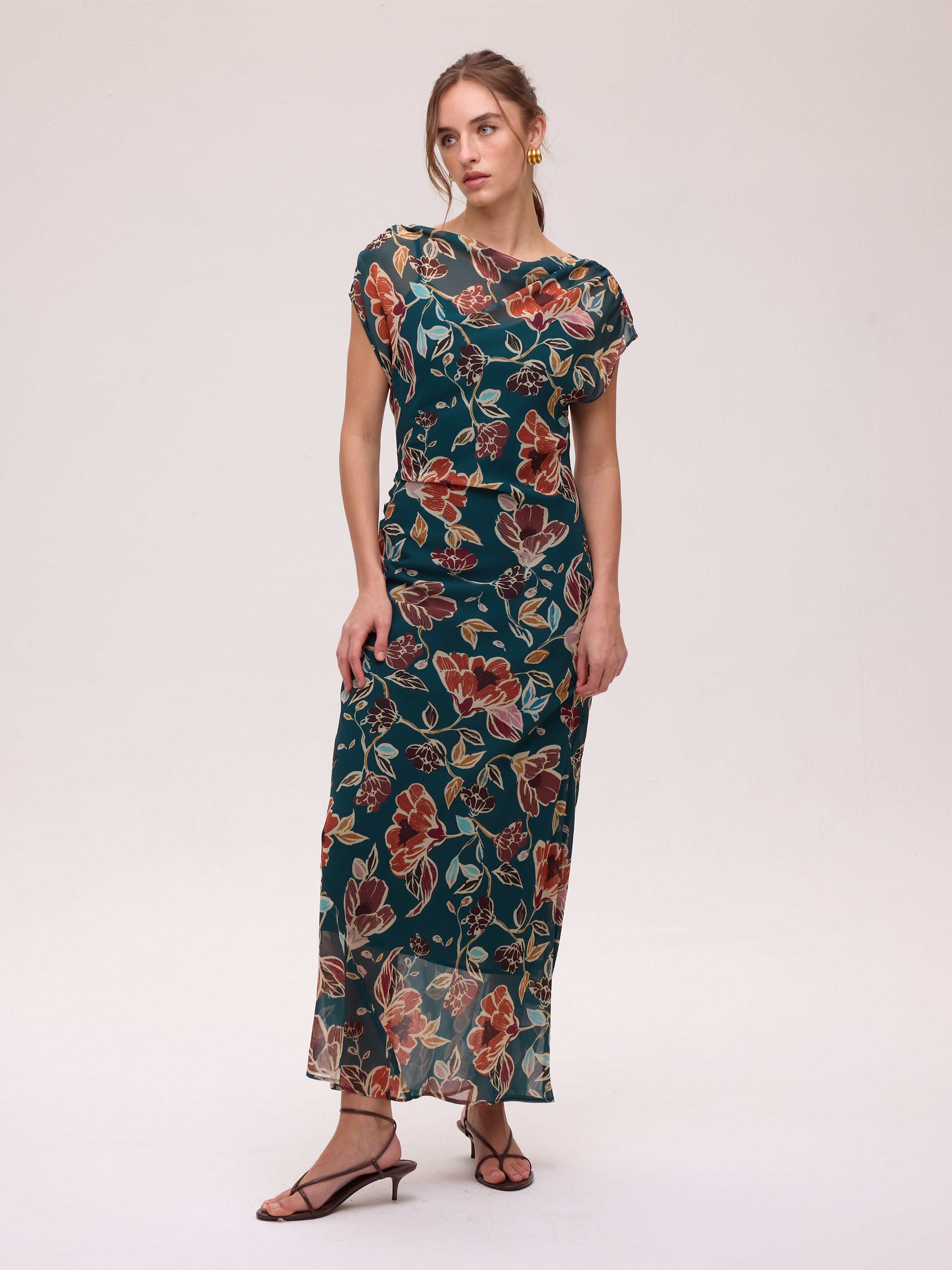 ETOILE FLOWERS - Vestido largo gasa estampado flores, el look de invitada perfecta firmado por MIOH, marca española de vestidos de fiesta y de boda