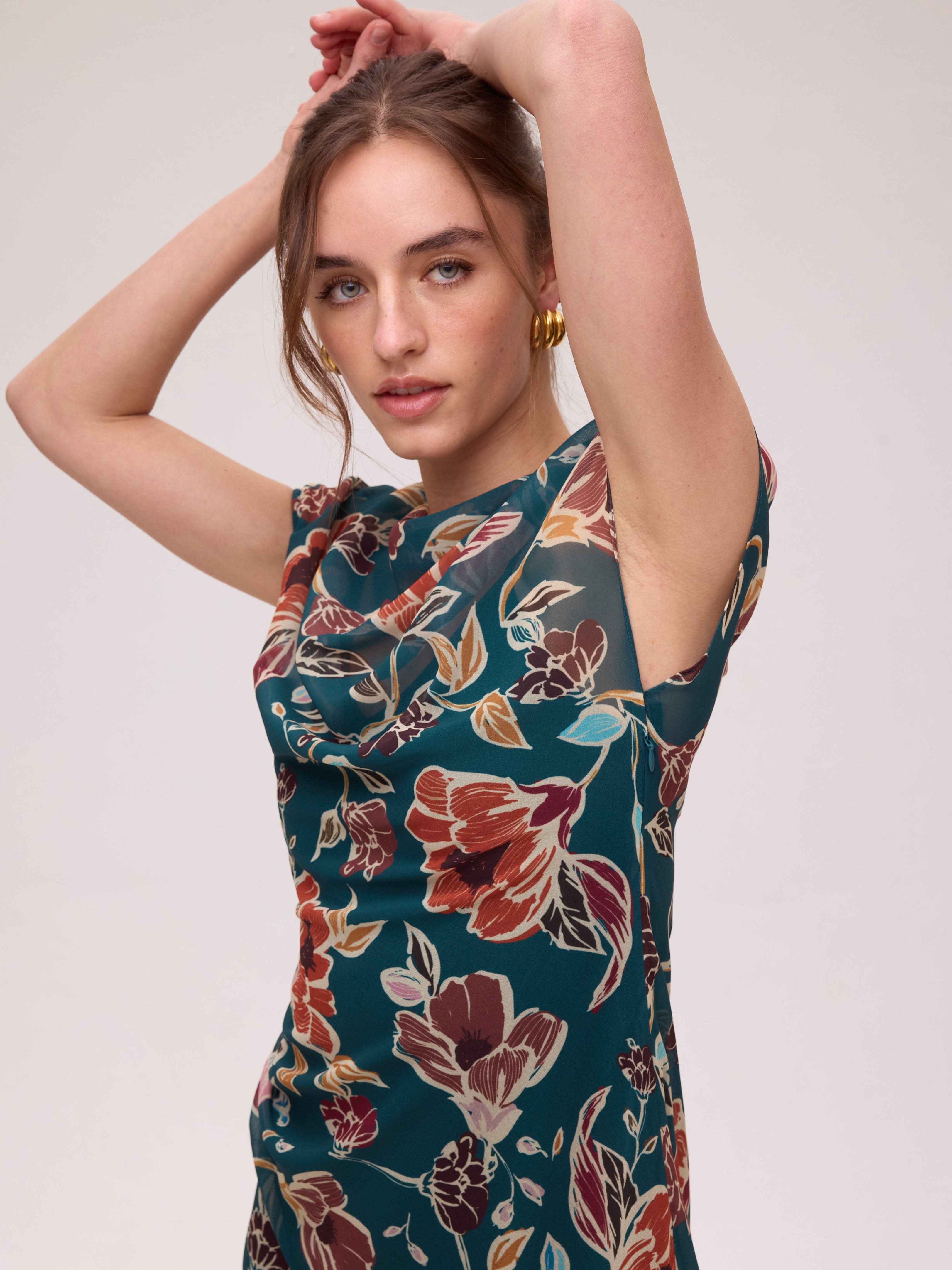 ETOILE FLOWERS - Vestido largo gasa estampado flores, un imprescindible de la colección FW26 de MIOH, marca de referencia en vestidos de invitada de boda