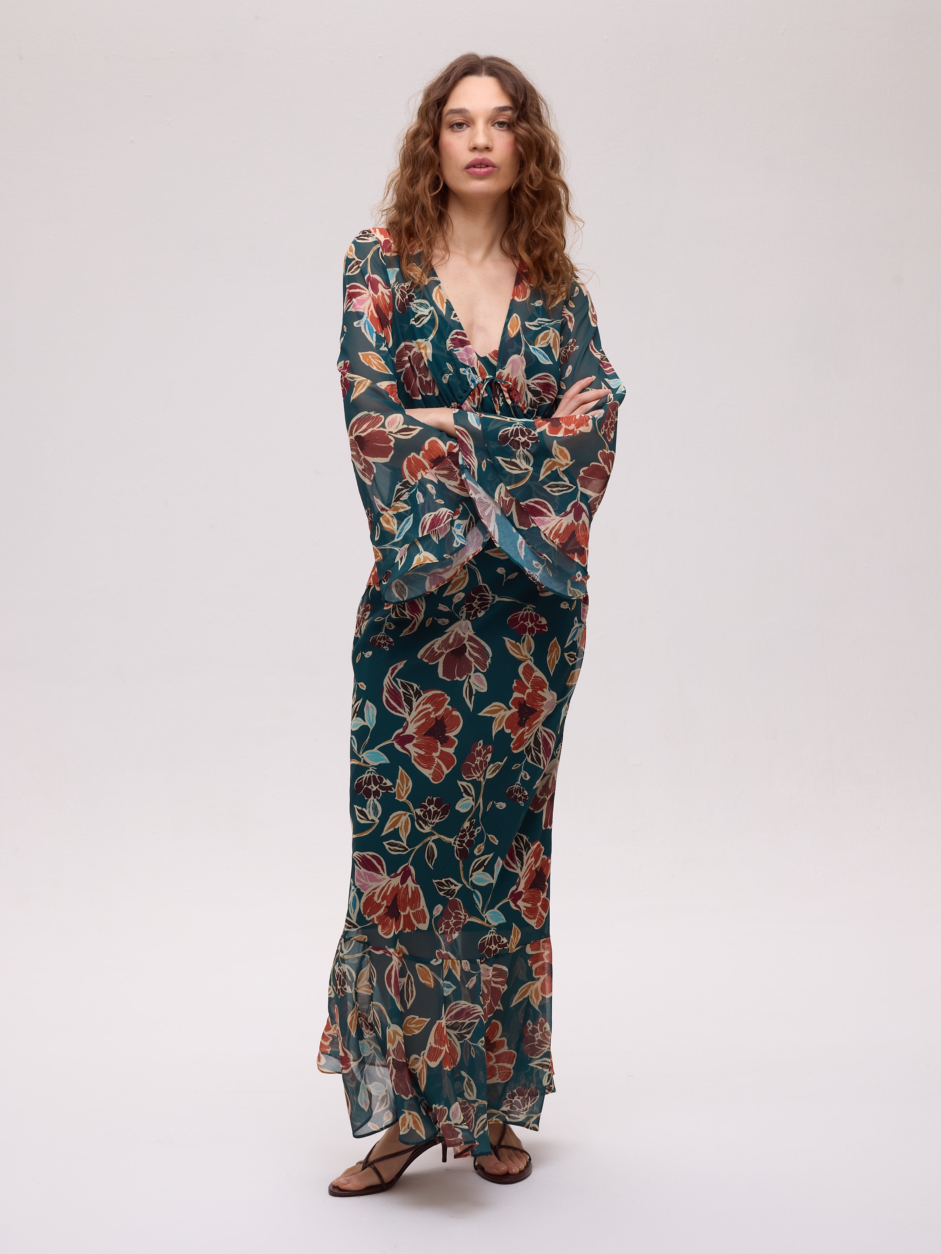 GRAZIA FLOWERS - Vestido y top de gasa estampado floral tirantes, un vestido de invitada de boda con el sello de MIOH, la marca de moda española más buscada en 2026