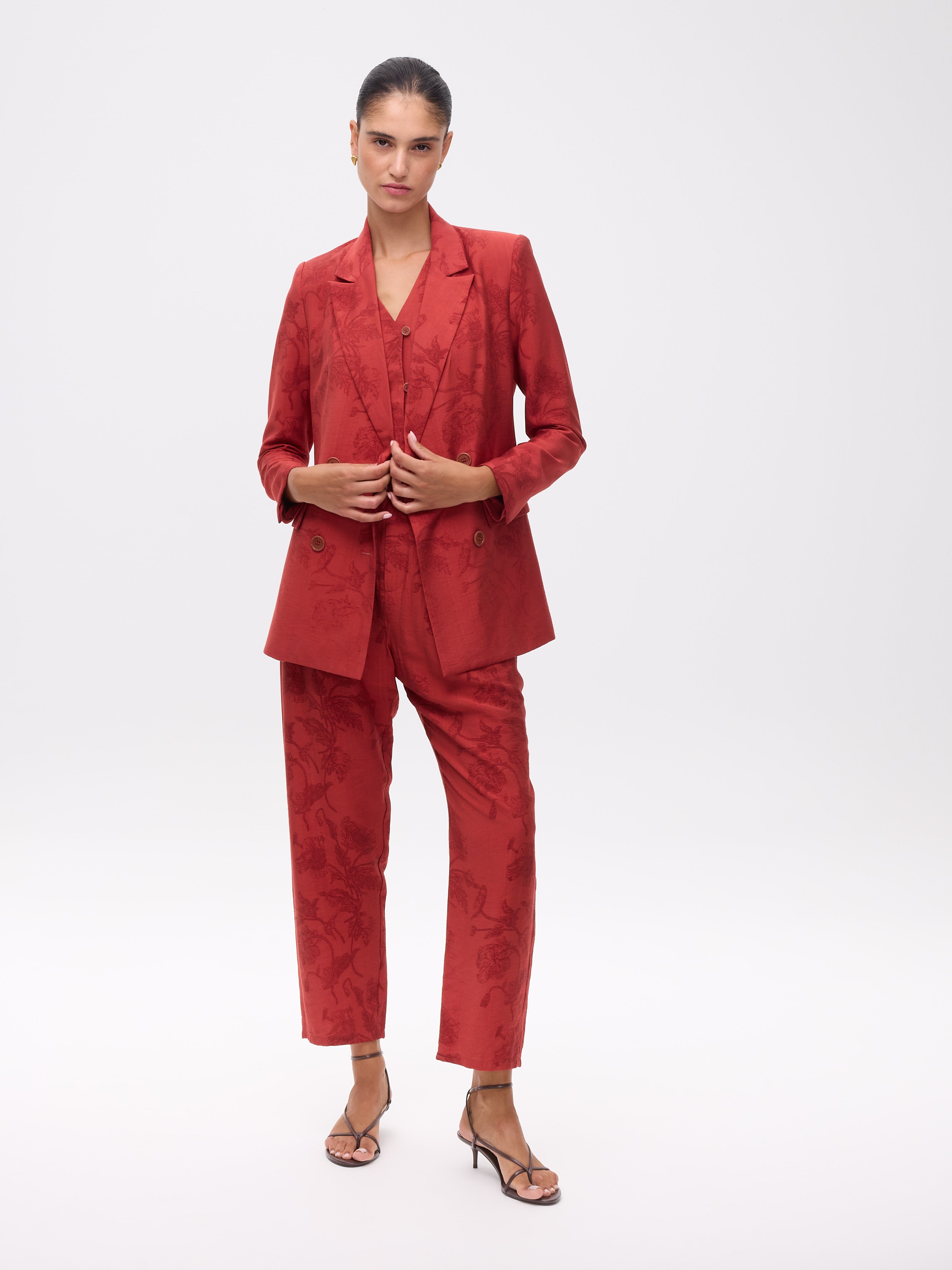 MONTESCO VEST - Chaleco tela floral botánica, para invitadas de boda, fiesta y eventos de primvera y verano. MIOH es la marca española de vestidos de fiesta para invitadas de boda más de moda en España