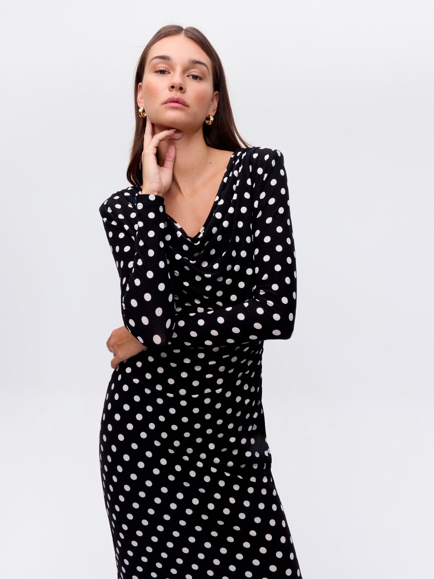 MIOH | OCASO DOTS - Vestido cuello drapeado manga larga lunares para invitada de boda