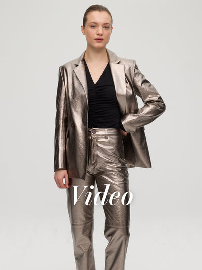 mioh | BIG METAL + BEN METAL - Conjunto blazer y pantalón metalizados + BAY TOP