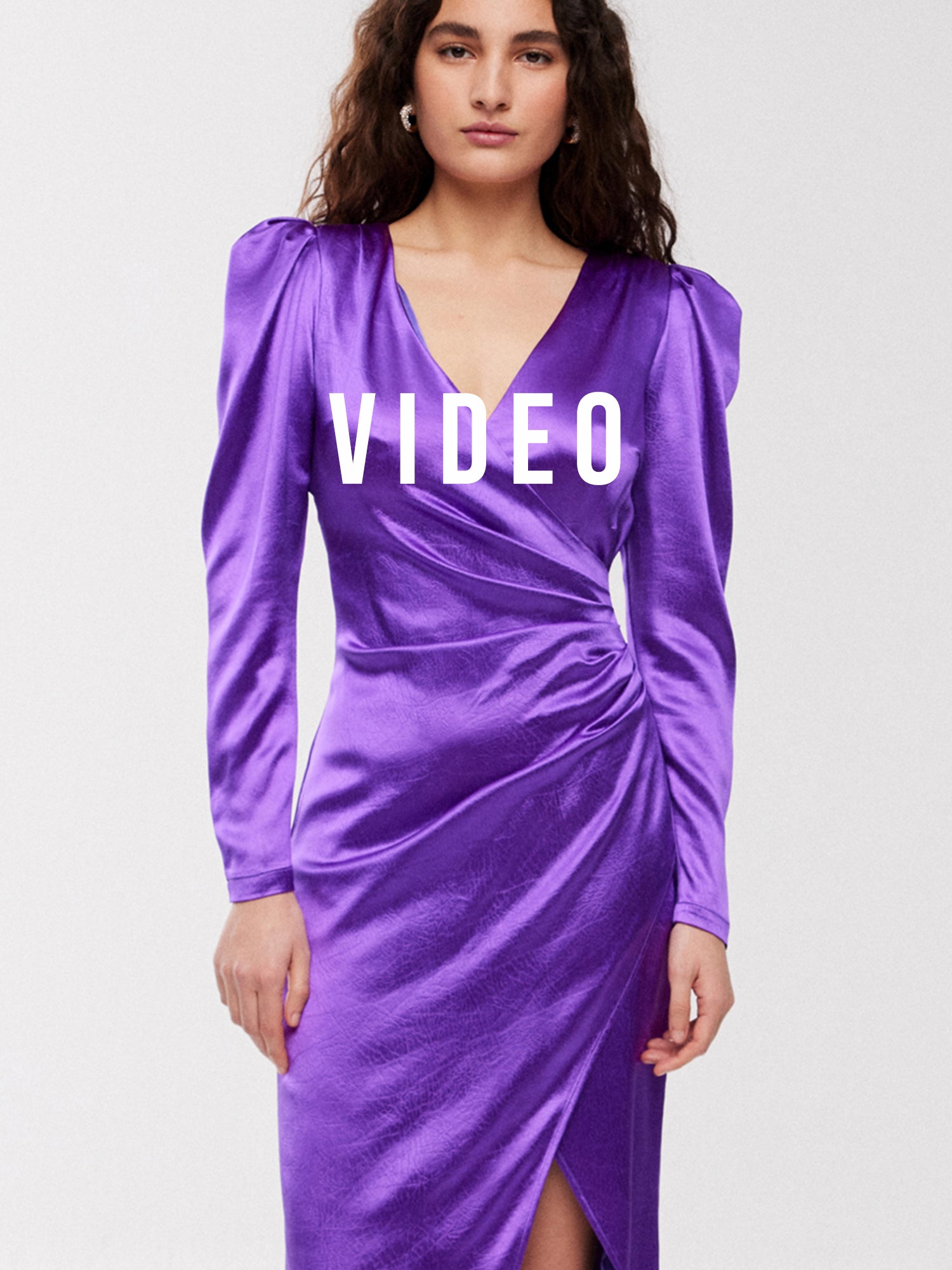 mioh | HUDSON PURPLE - Vestido midi largo para invitada boda y fiesta. Pura tendencia vogue FW23. MIOH marca española moda famosas instagramers