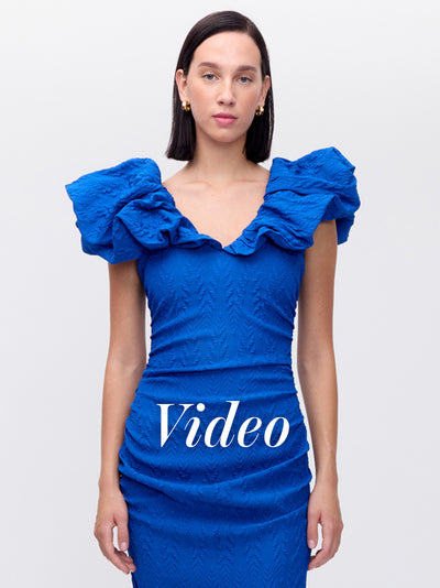 MIOH | PETALO DAMASCO - Vestido volante escote en damasco azul espiga para invitada de boda