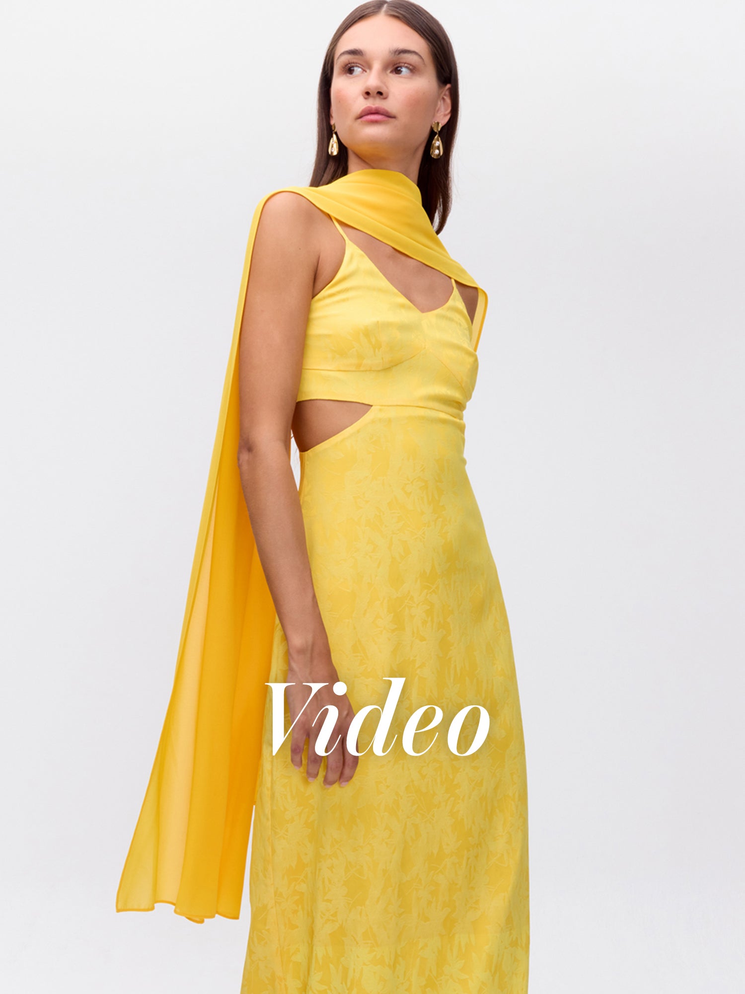 MIOH | SOLAR YELLOW - Vestido cut out en la cintura de jacquard amarillo para invitada de boda