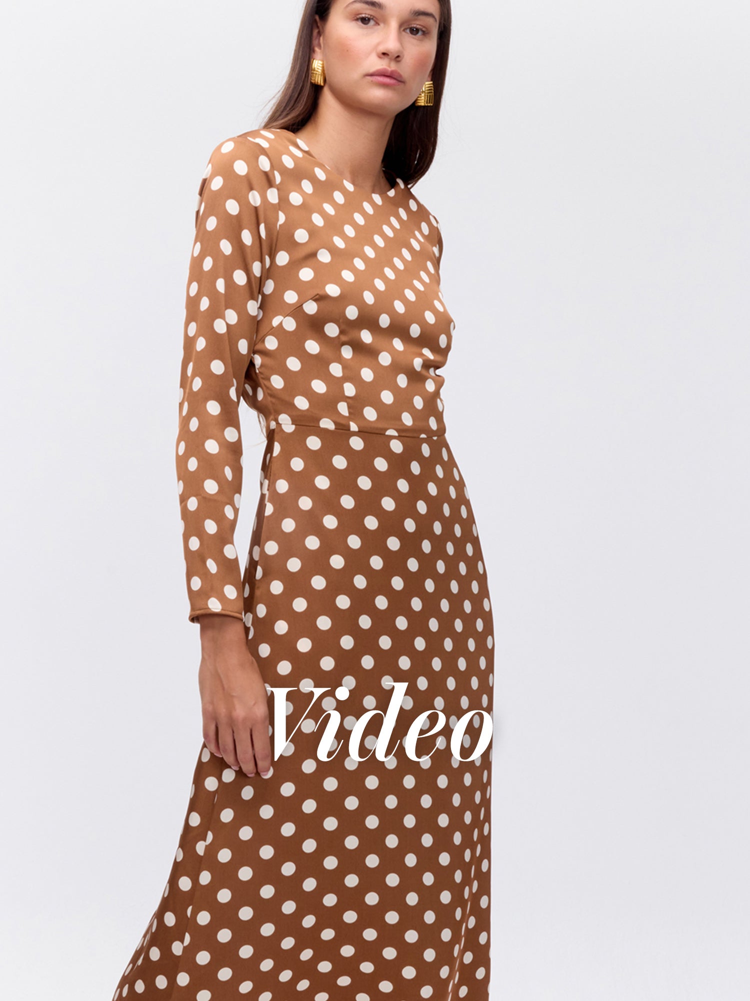 MIOH | SUBLIME DOTS - Vestido escote manga larga en la espalda de lunares para invitada de boda