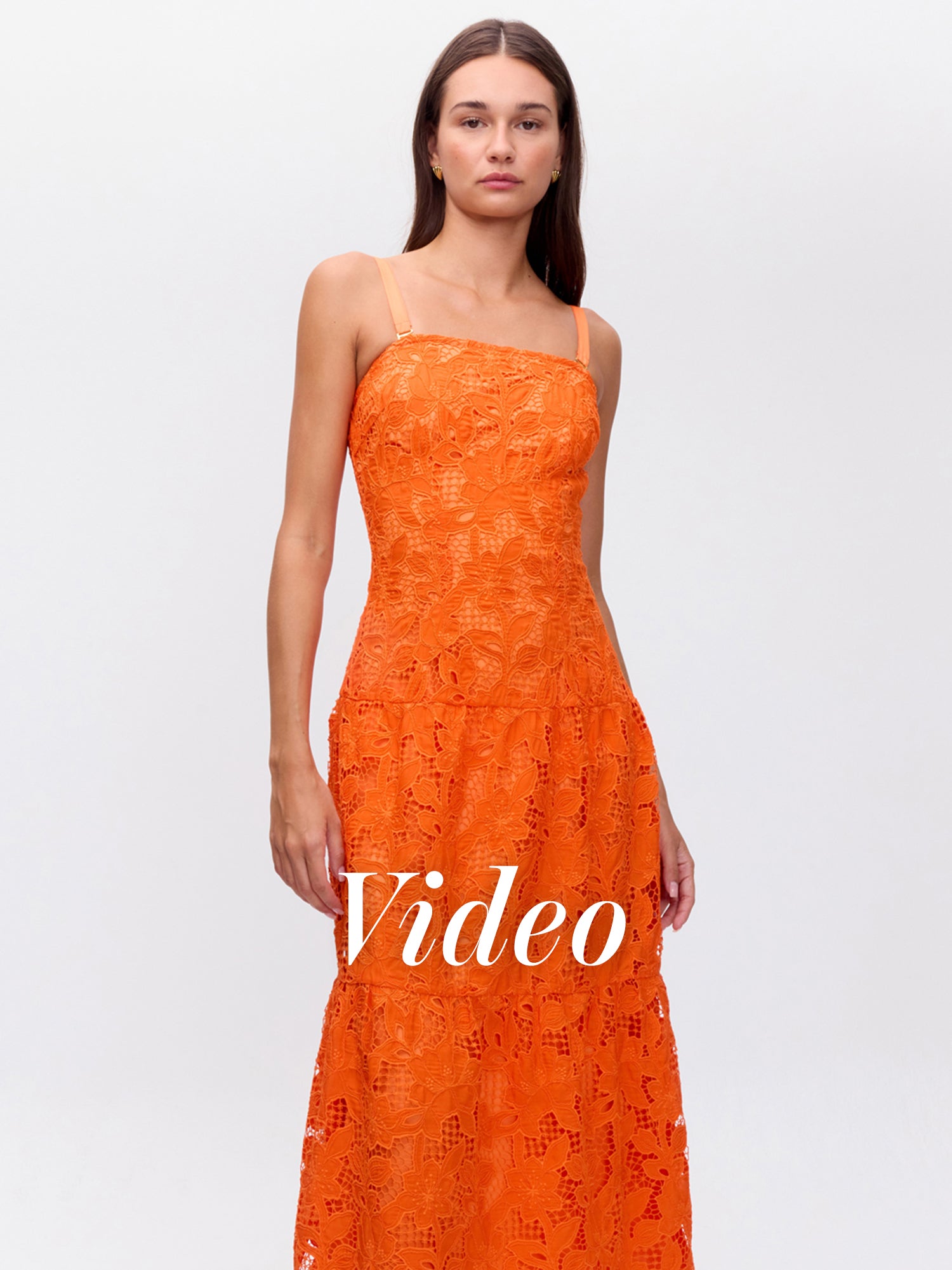 MIOH | TERRACOTA ORANGE - Vestido con vuelo naranja bordado para invitada de boda