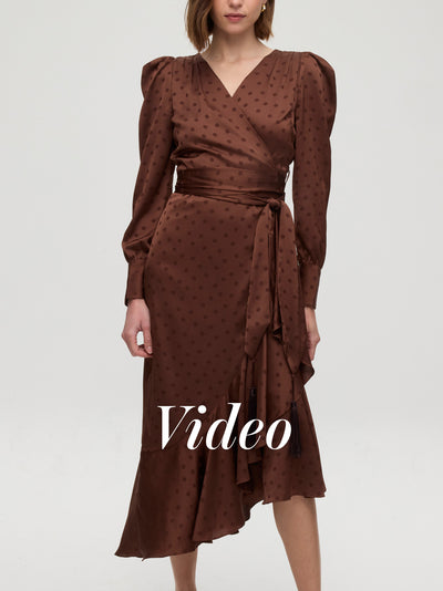 mioh | VALLEY BROWN - Vestido envolvente de JCQRD lunares. Vestidos de fiesta para invitadas de boda perfectas. Marca española de moda