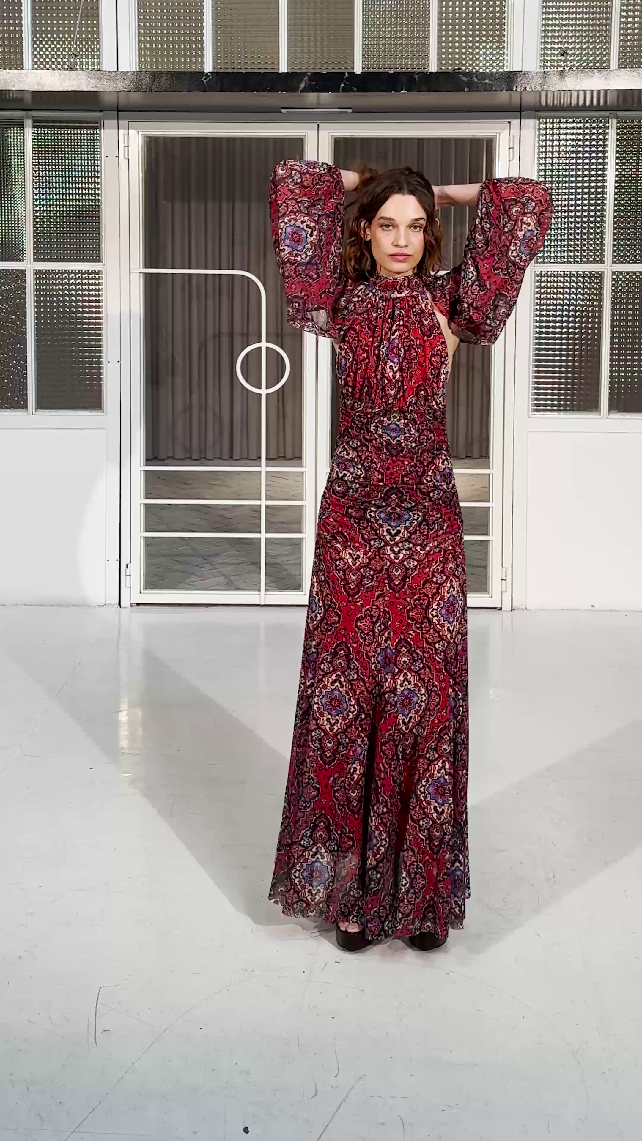 MISTRAL PRINT - Vestido halter tejido tul estampado boho, perfecto para bodas, cócteles y eventos de otoño e invierno. MIOH, vestidos de invitada de boda