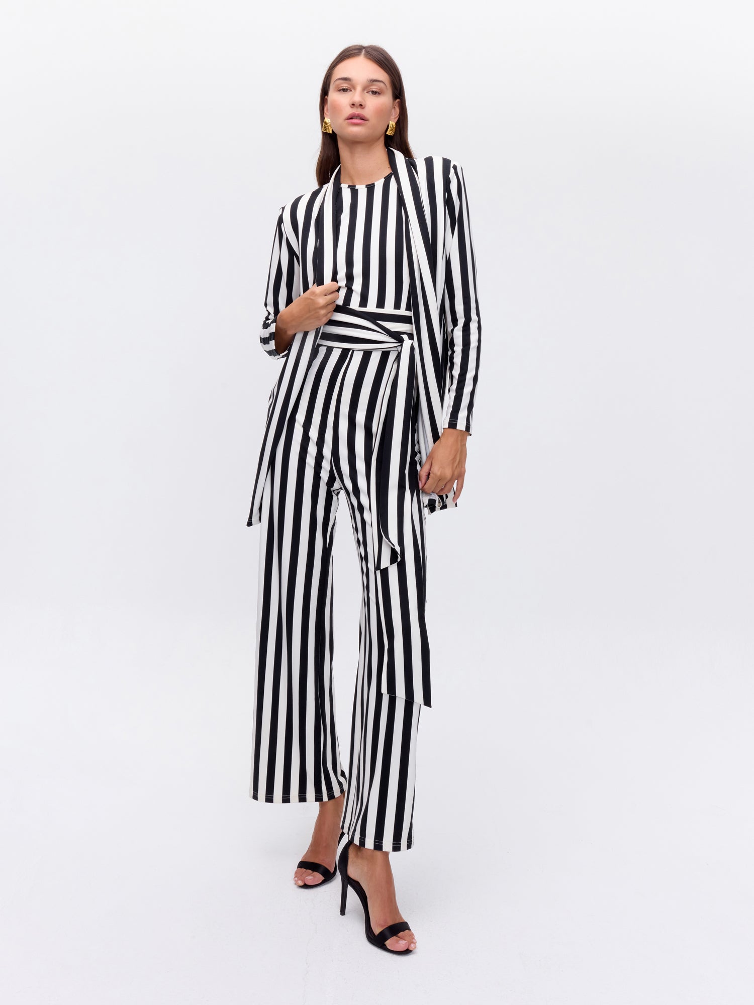 MIOH | SPICY STRIPES - Kimono de rayas blanco y negro para invitada de boda