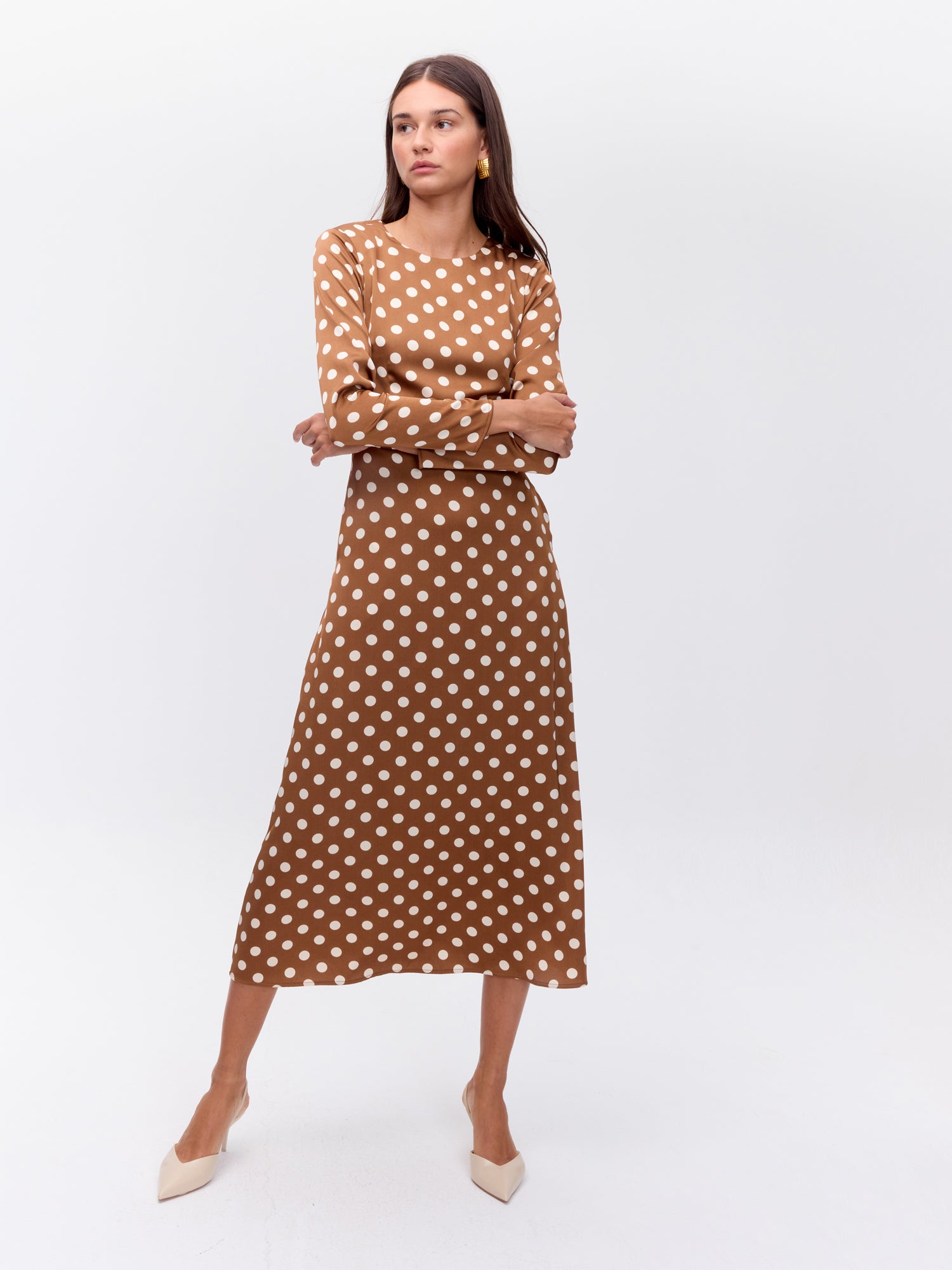 MIOH | SUBLIME DOTS - Vestido escote manga larga en la espalda de lunares para invitada de boda