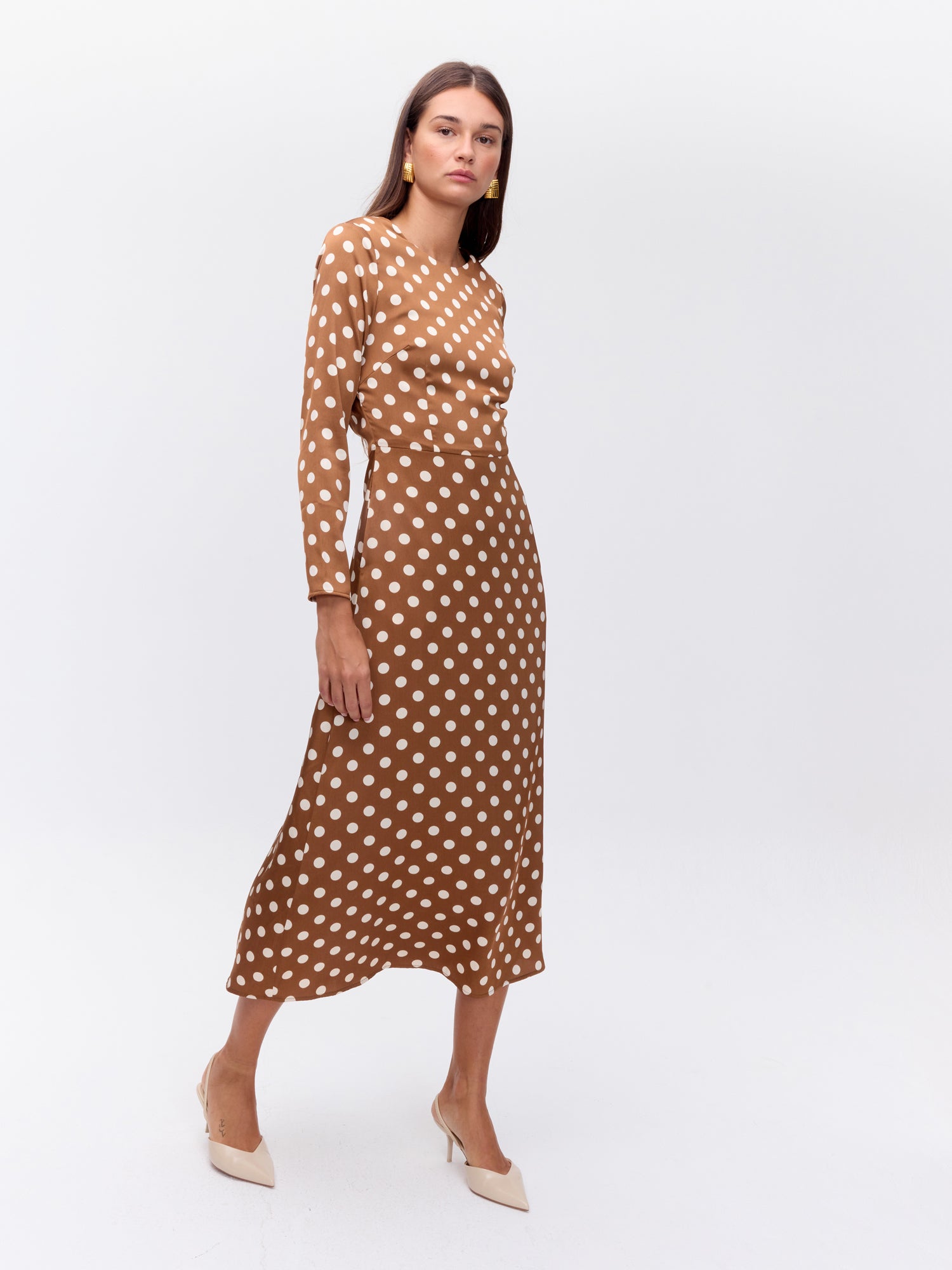 MIOH | SUBLIME DOTS - Vestido escote manga larga en la espalda de lunares para invitada de boda