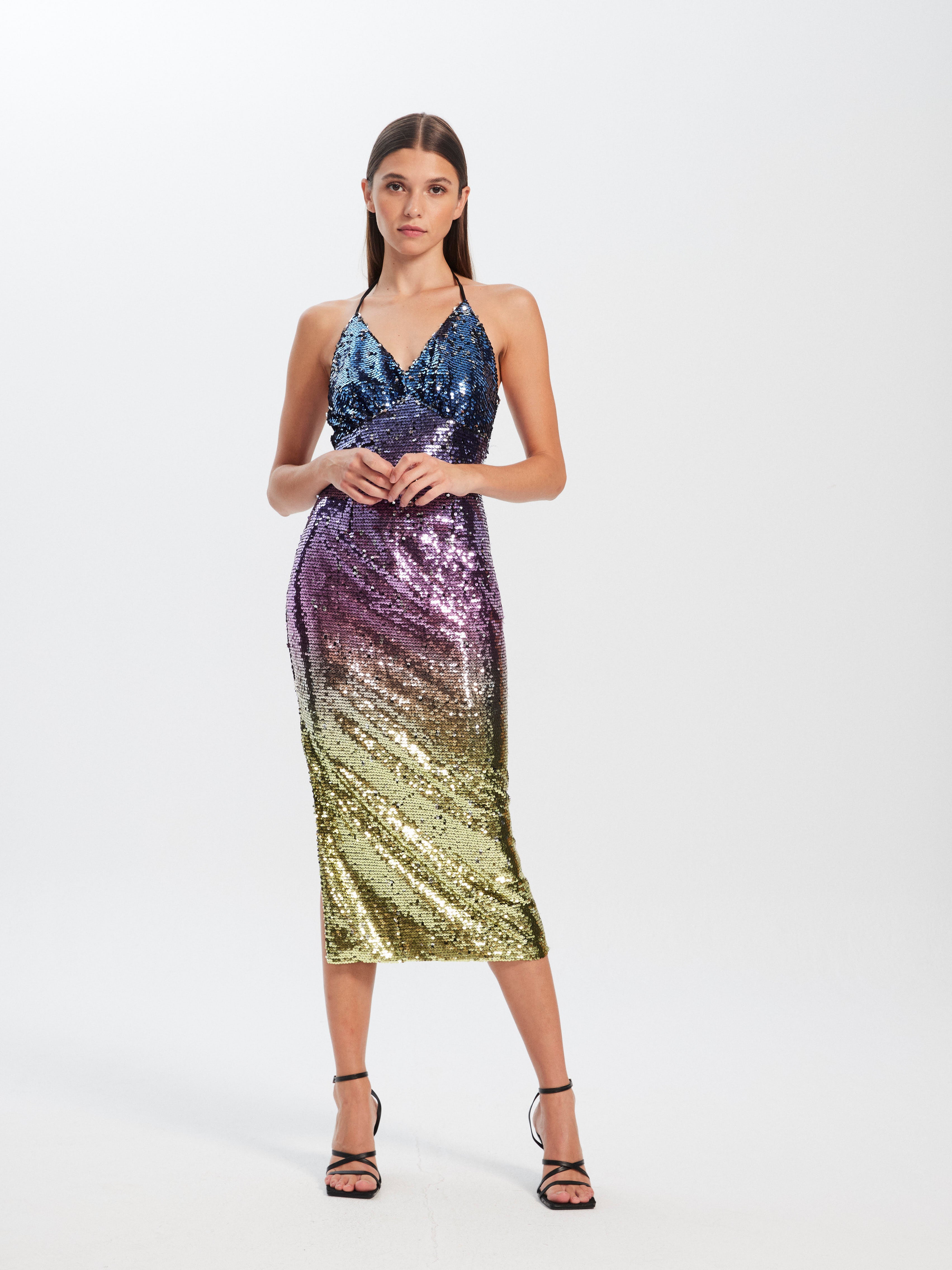 mioh | GALA - Vestido de fiesta de lentejuelas  para ser la invitada de boda perfecta esta temporada Primavera Verano 2023. Las lentejuelas están de rabiosa tendencia SS23; son perfectas para los enventos de noche. MIOH es la marca española de vestidos de invitada de boda que está de moda entre las influencers. 